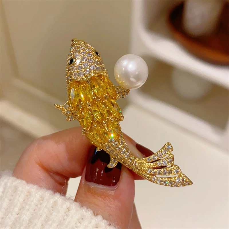 Exquisite Luxury Pearl Goldfish Brooches For Women Girls Trendy Cute Goldfish Brooch Suit Pins Clothing Accessories Gifts