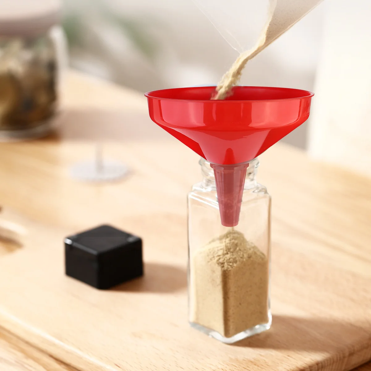 

Plastic Funnel For Oil Liquid Dry Goods Transfer Lightweight Filter Funnel Kitchen Bar Tool Practical Use