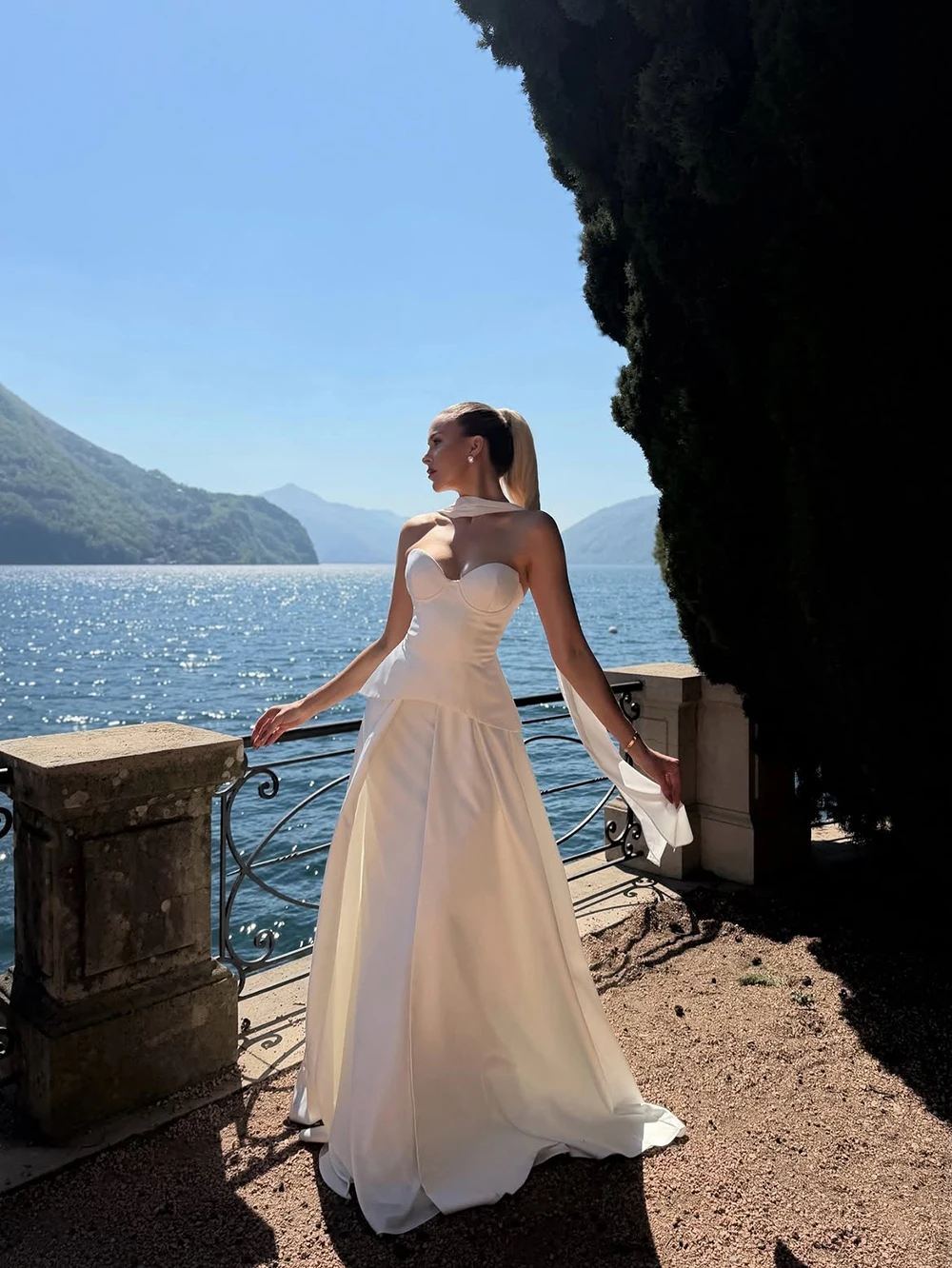 Customized Beach Wedding Dress Women‘s Sweetheart A Line Bridal Gown Scarf Neck Basque Wedding Gown Bride Dresses