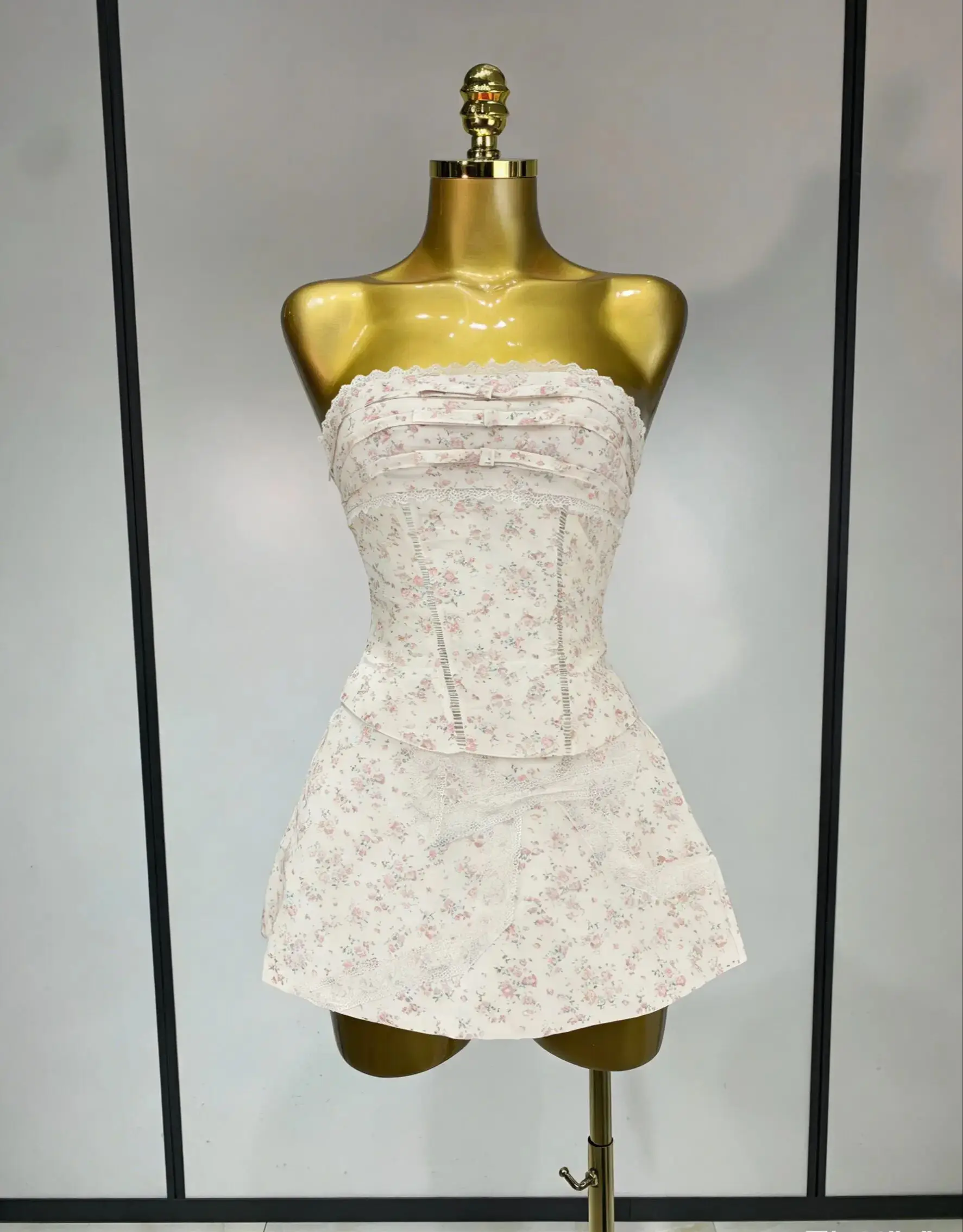 

Новинка: Женский сексуальный комплект из 2 предметов: топ с принтом и мини-юбка. Идеально для дня рождения, вечеринки, выпускного, клубного или вечернего выхода.