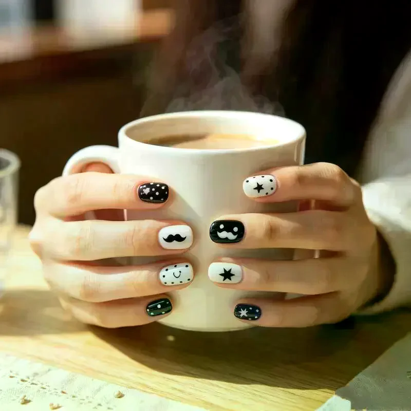 /Kuz/Short Square Nail Tips Wearable Nail Art Black And White Contrasting Colors With Mustaches Hearts Decor For Women 10/30Pcs