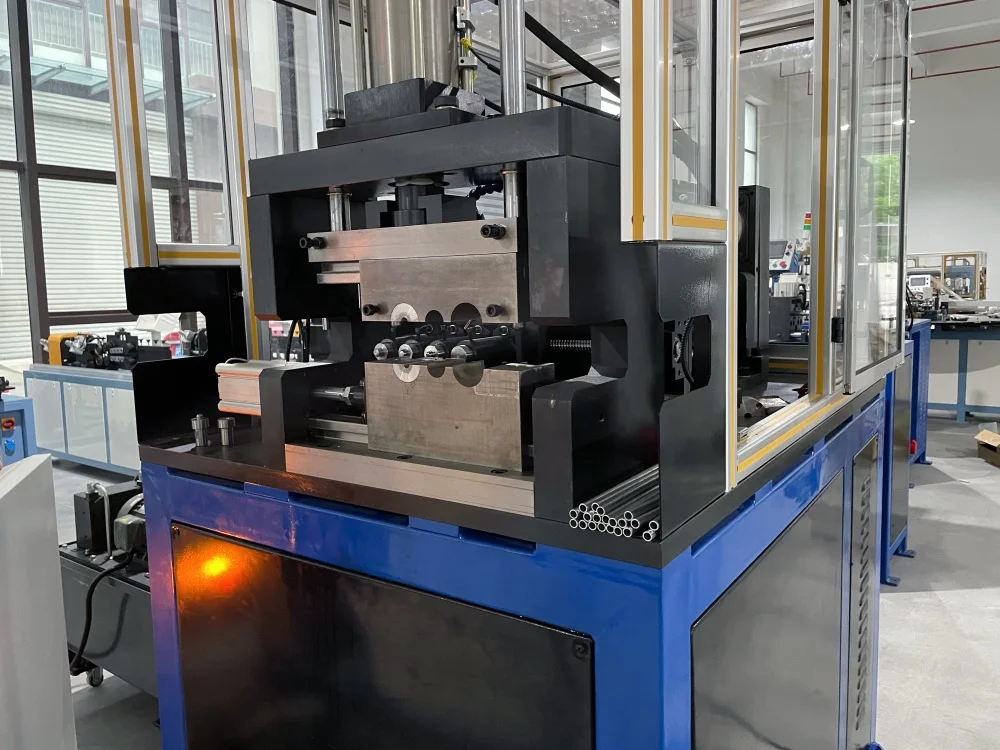 آلة تشكيل نهاية الأنبوب الأوتوماتيكية لأنابيب الصلب وأنبوب الألومنيوم أنبوب الفولاذ المقاوم للصدأ