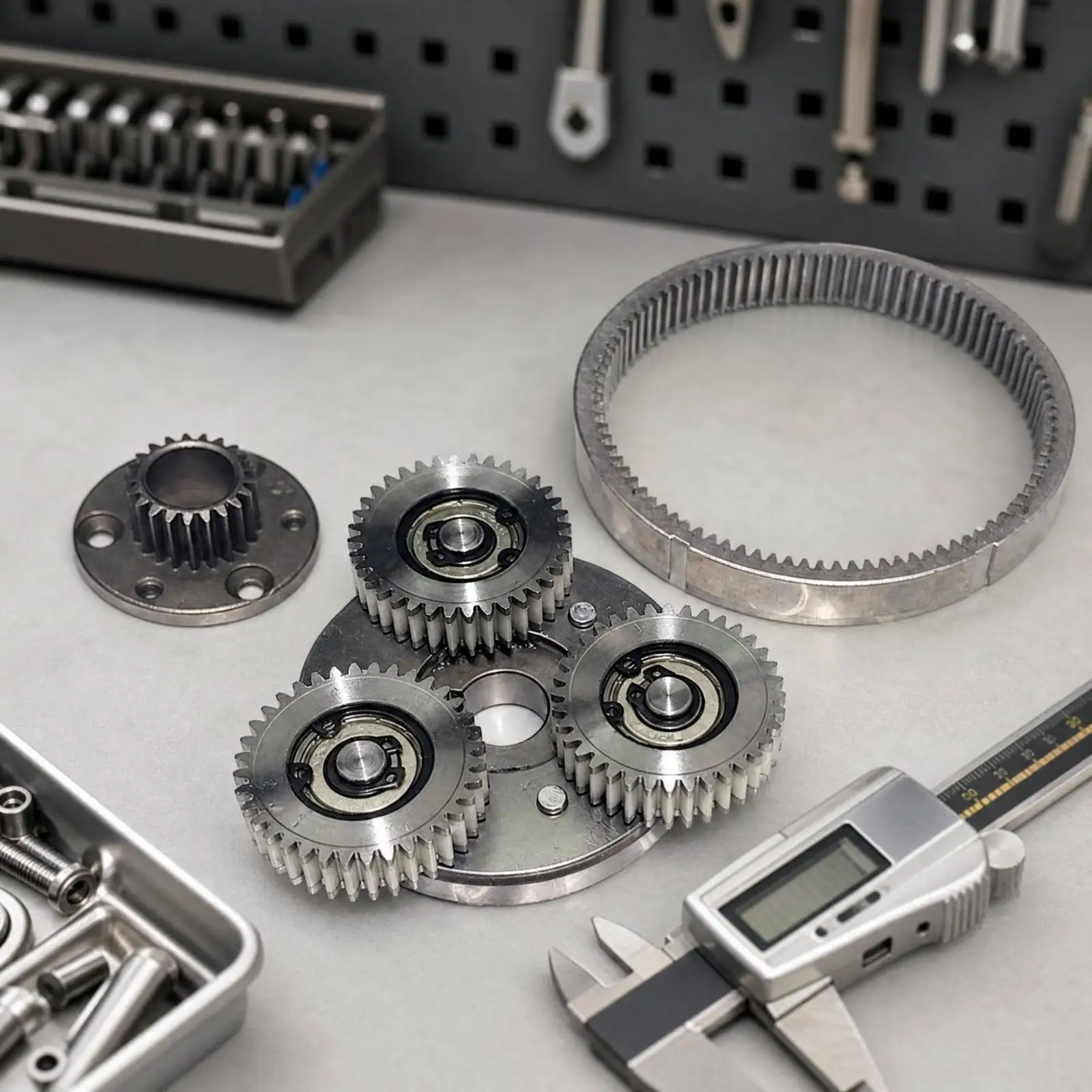 M1 Gear-and-Clutch Assembly Stable Structure Planetary Gear Clutch Assembly with