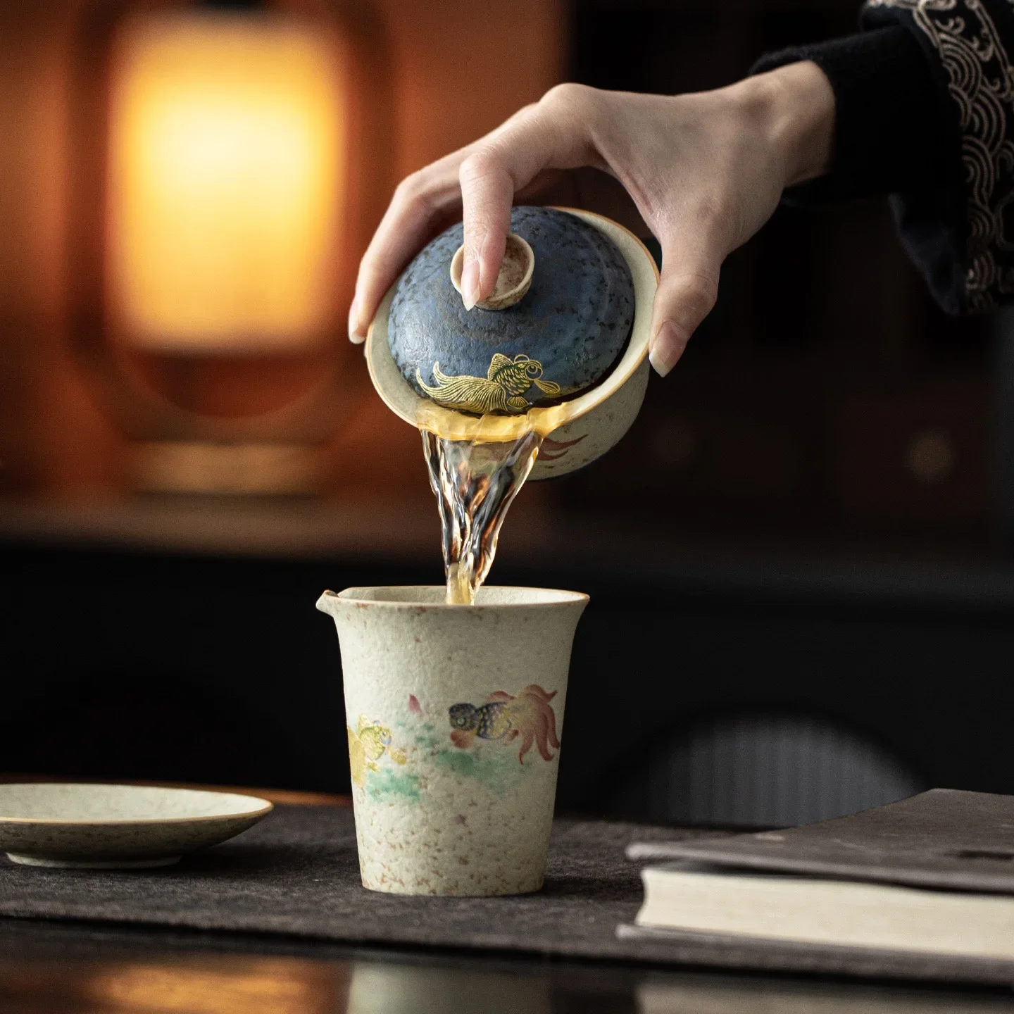 Blue and White Flint Red Cover Bowl Chinese Retro Tea Bowl Ceramic Fair Cup Tea Leak Group Tea Residue Tank TeaSet Accessories