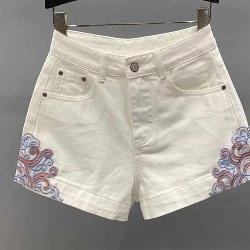 Heavy Industry Embroidered White Cowboy Shorts Women Summer New High Waist Versatile and Slim A-line Straight Leg Pants