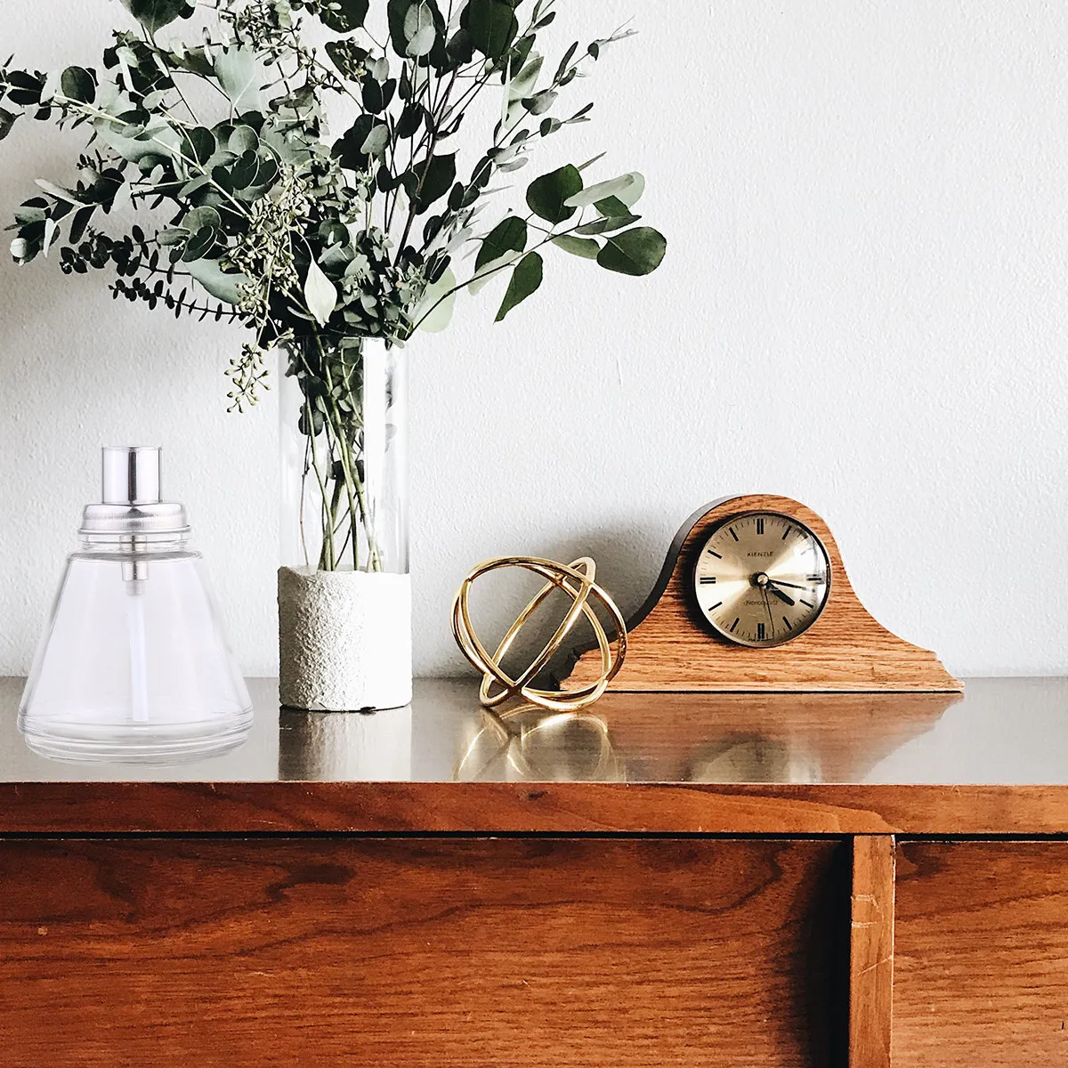 

1Pcs Press Style Alcohol Dispenser Bottle Lightweight Leakproof Glass Storage Container Suitable for Sanitizer Makeup Remover