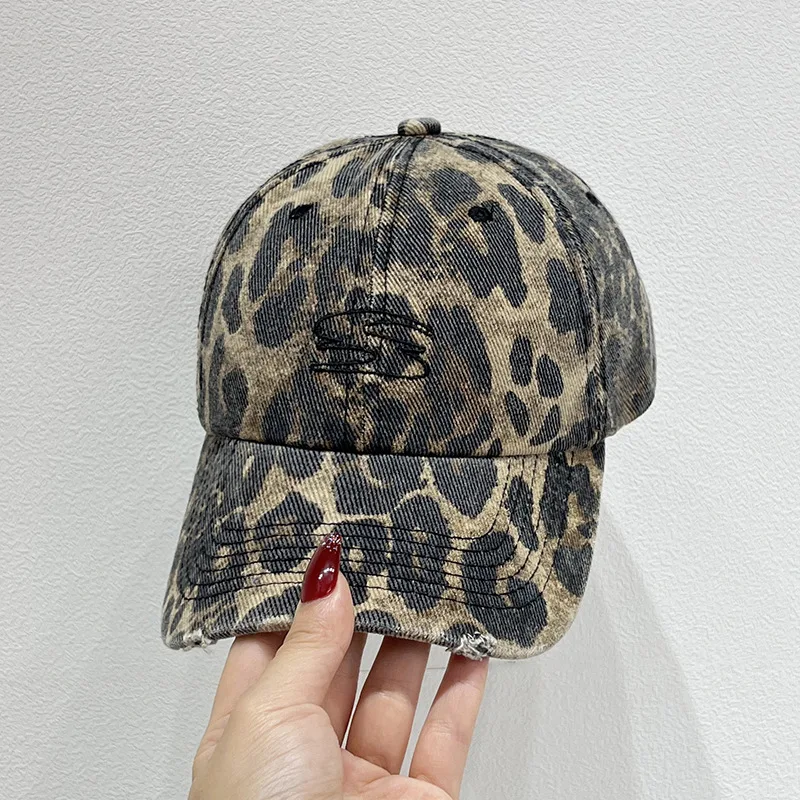 Fashionable and Retro Cross-Stitch Camouflage Baseball Cap, Versatile for Both Men and Women, Casual Soft-Top Sun Baseball Cap