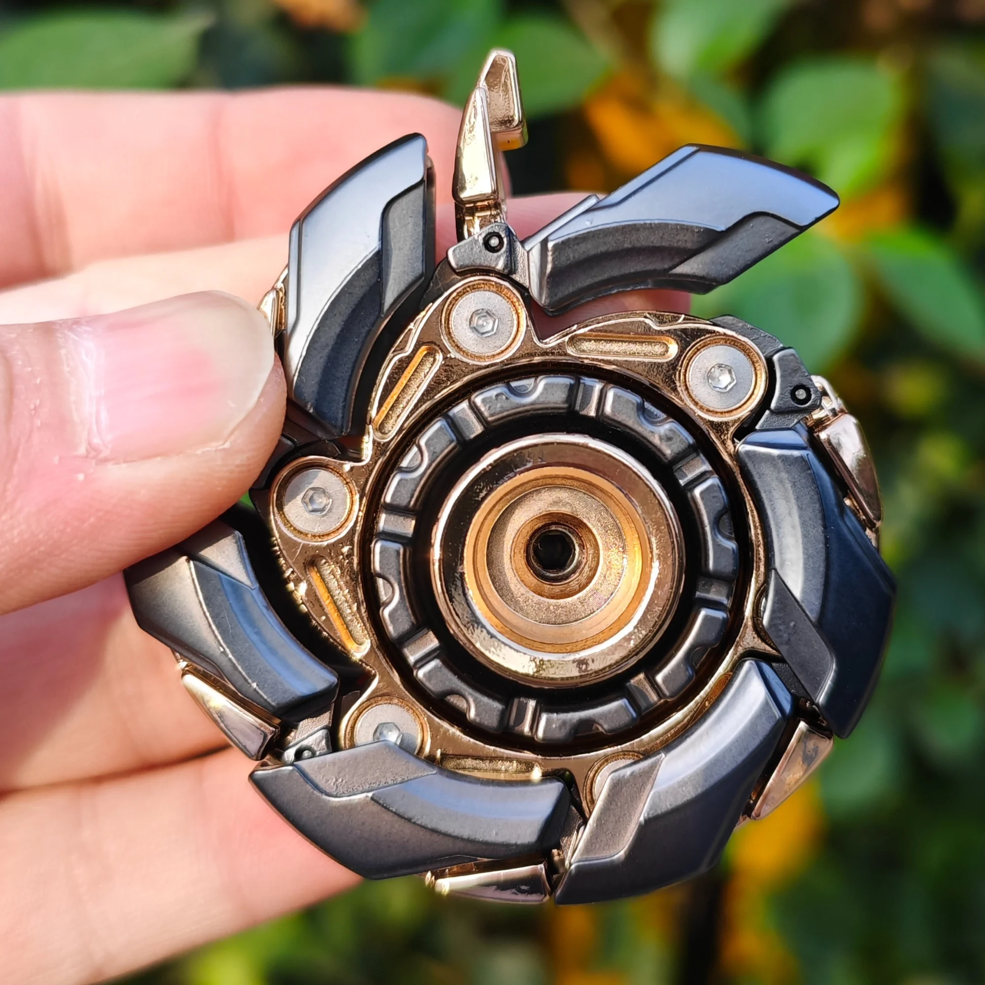 EDC Fidget Sliders Fidget Toys alivio del estrés para adultos Metal magnético Fidgety Mood Buster armadura abierta Spinning TopFidget Toys