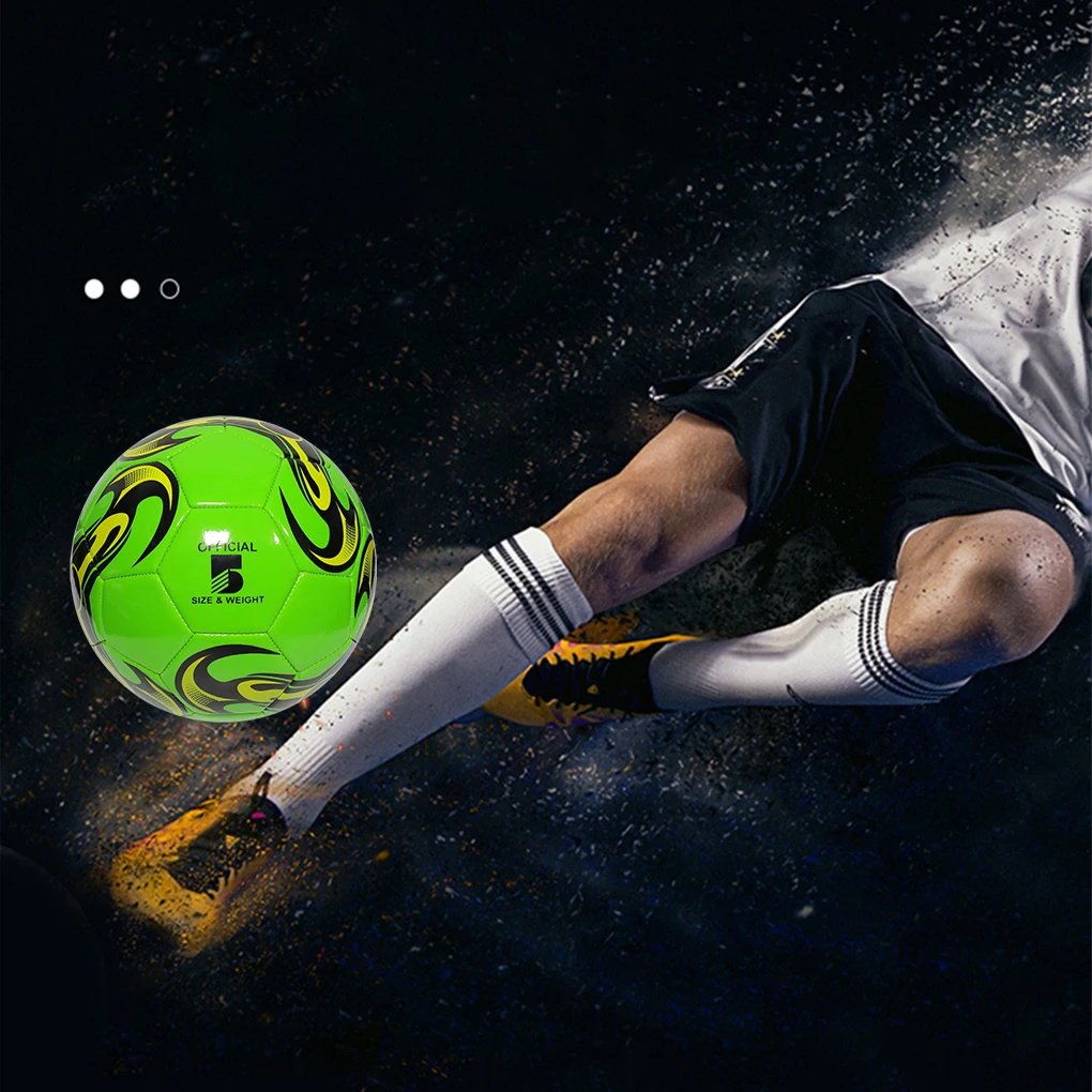 Balles de football à motifs cool Cuir PVC de qualité supérieure Taille 5 Ballons Taille 5 Vert doux et résistant aux rayures