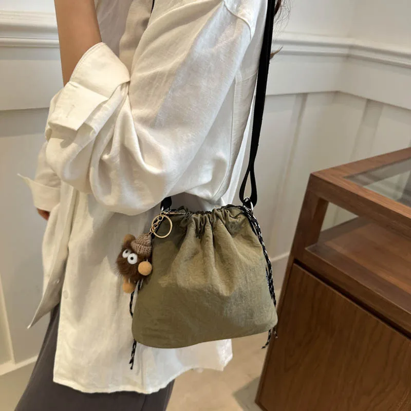 

Летняя женская сумка-мешок через плечо, простая повседневная сумка на одно плечо, модный тренд, нейлон, мягкий полиэстер