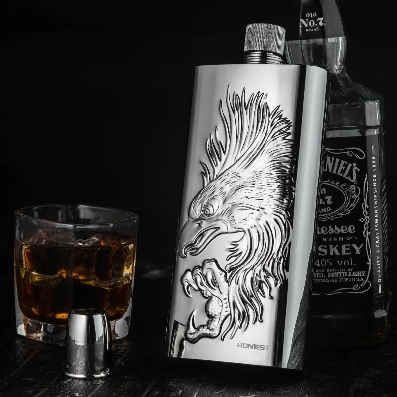 

Premium Metal Hip Flask Set,17oz Whisky Flask with Exquisite Relief Eagle Pattern Vodka Liquor Bottle Suitable As Gift for Men