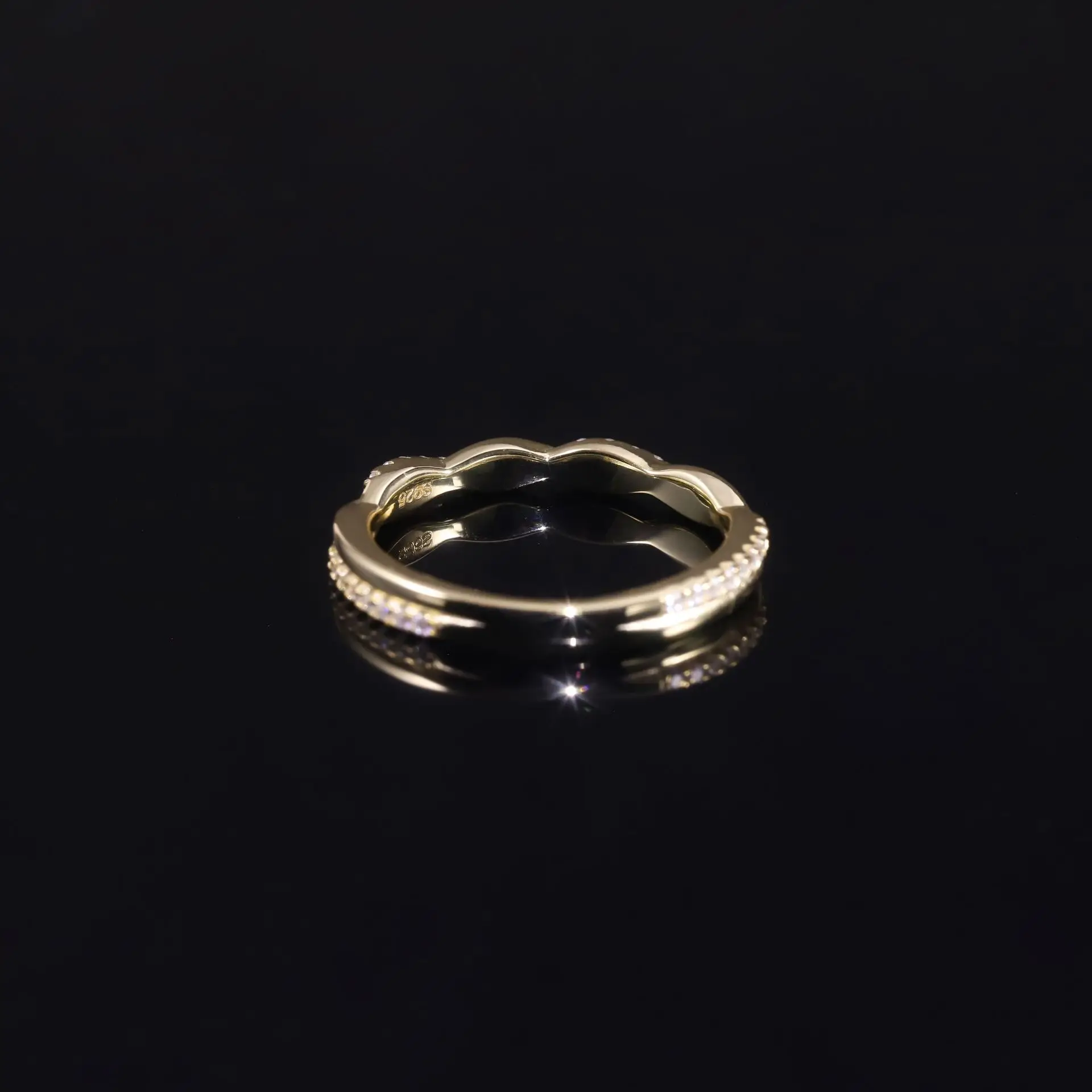 MuShan Jewelry S925 Silver Twist Ring Female European And American Simple Mobius Ring Cultivated Diamond Small Tail Ring
