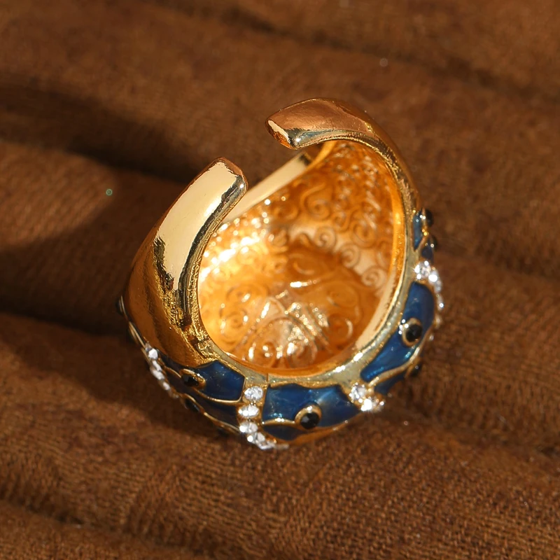  Vintage Square Green Crystal Ring - Image 2