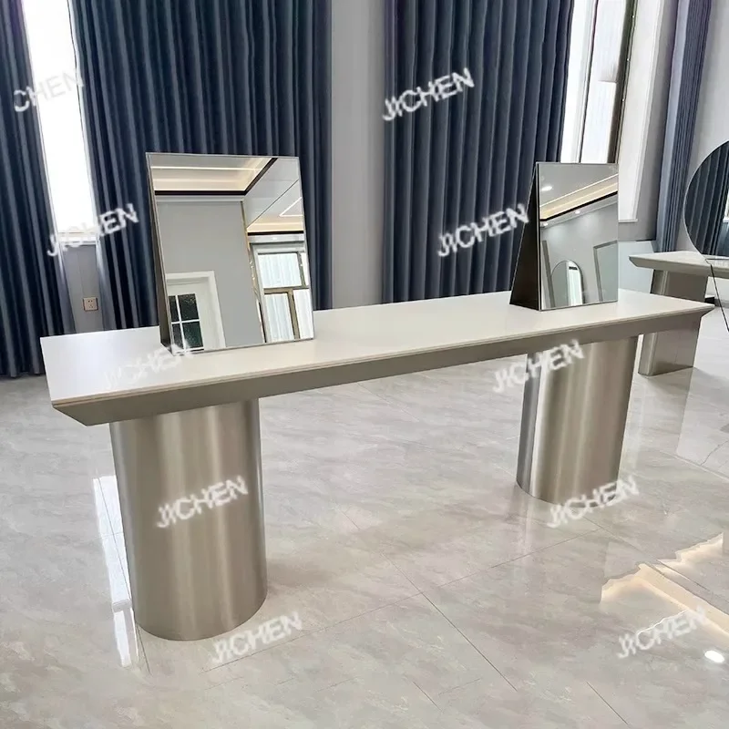 HS Lustro i stolik w salonie fryzjerskim، صالون fryzjerski، lustro do strzyżenia، opgar do trulayej ondulazi i farbovania