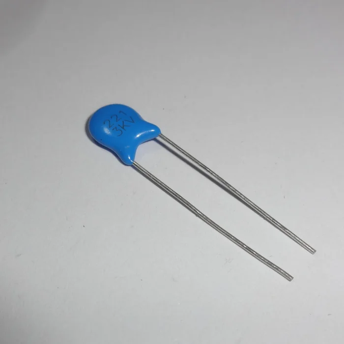 50PCS Brand New In Stock Direct Insertion 2KV221 221 3KV 220PF High-Voltage Ceramic Capacitor 2000V