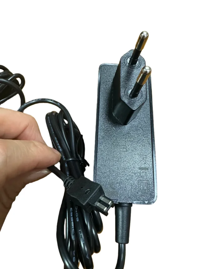 

Зарядное устройство 8,4 В 1,7 А ДЛЯ адаптера питания ACL200C(B/D)