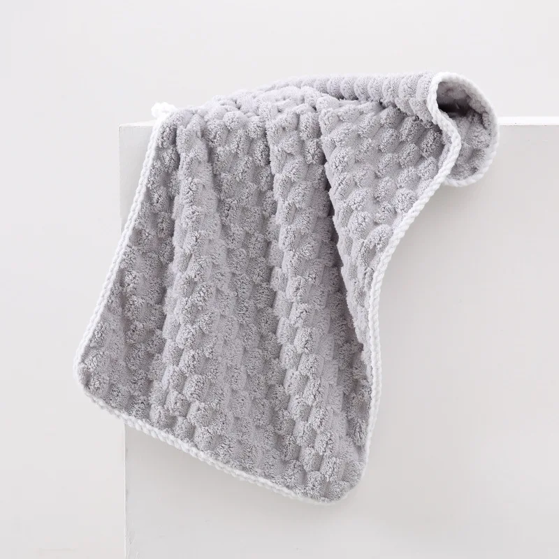 Cute Colorful Quick Dry Towel in Cloud Grid Pattern Soft and Comfortable Face Towel Convenient Hanging 35x75cm Super Absorbent