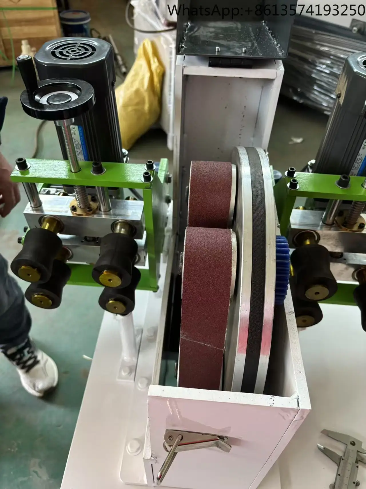 

Cheap Price High Quality Centerless Cylindrical Polishing Machine for Hardware