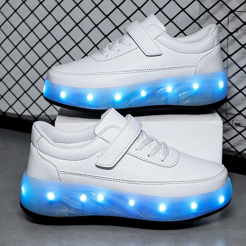 Zapatillas de Skate con 4 ruedas para niños y niñas, zapatos deportivos con luz Led intermitente, botas de juguete informales a la moda, regalo