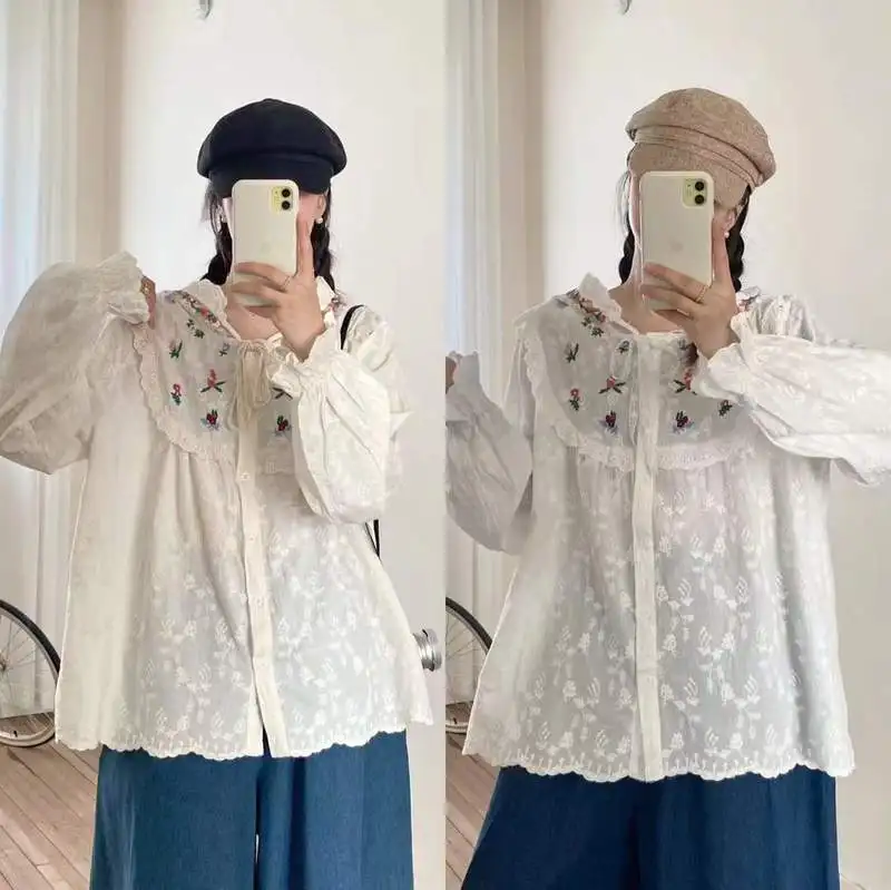 เสื้อเชิ้ตแขนยาวมีฮู้ดผ้าฝ้ายสำหรับฤดูใบไม้ร่วงปี 2025 ใหม่ล่าสุด  สำหรับผู้หญิง  ตกแต่งด้วยลายปักและระบาย  สไตล์โมริเกิร์ล  แบบฝรั่งเศส  หวาน  ชิค  ทรงหลวม  รุ่น T59355CC