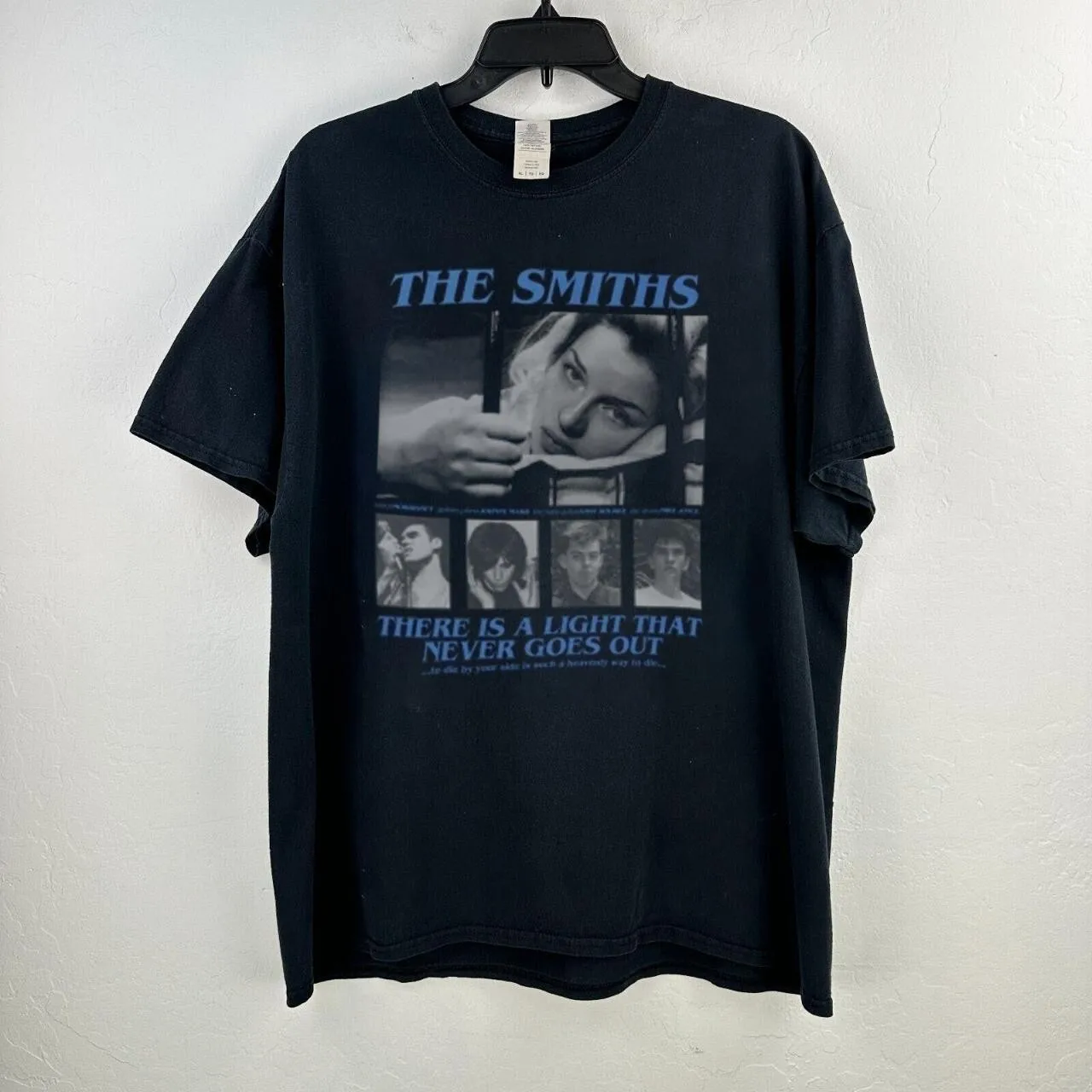 

Vintage style the smiths rock band short sleeve black classic shirt KV30685