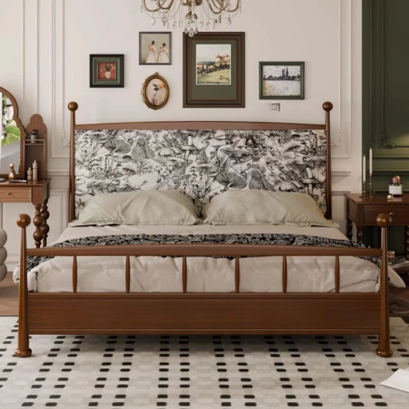 

French solid wood retro double bed 1.8m master bedroom wedding bed is simple and luxurious in the middle ages.