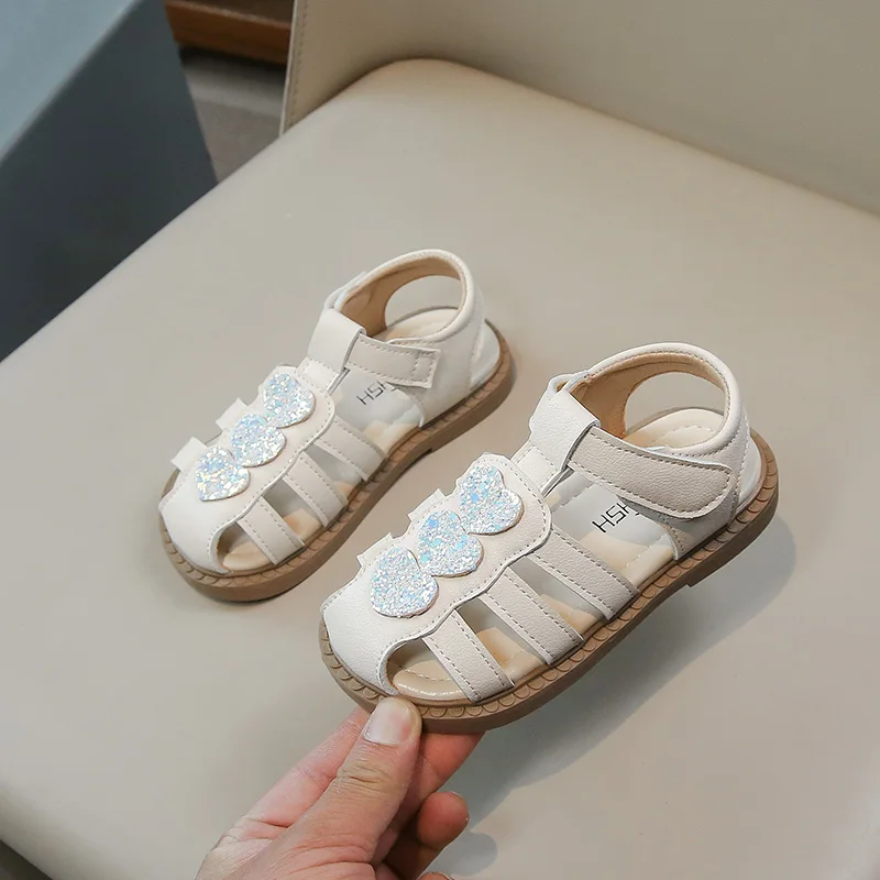 Girls' Sandals Romanian Style Summer New Children Glitter Heart Cover Toe Princess Shoes Breathable Hollow Beach Toddler Shoes