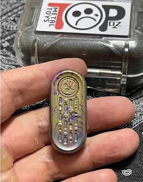 

USED EDC Dz Titanium Rain topb EDC decompression toy