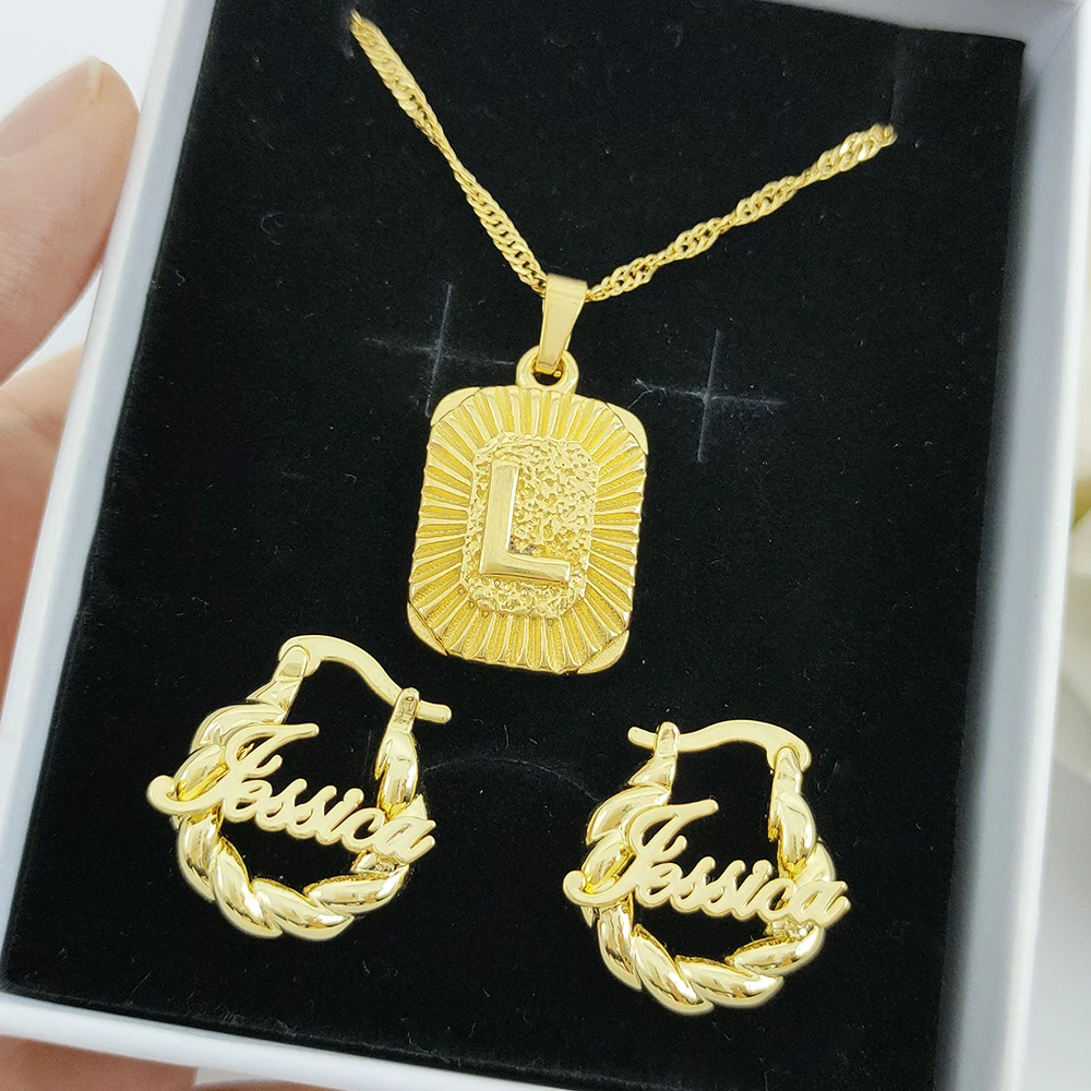 

Комплект ювелирных изделий с именем на заказ для девочек, персонализированное первоначальное ожерелье и мини-серьги-кольца 18 мм, Рождественский подарок для детей