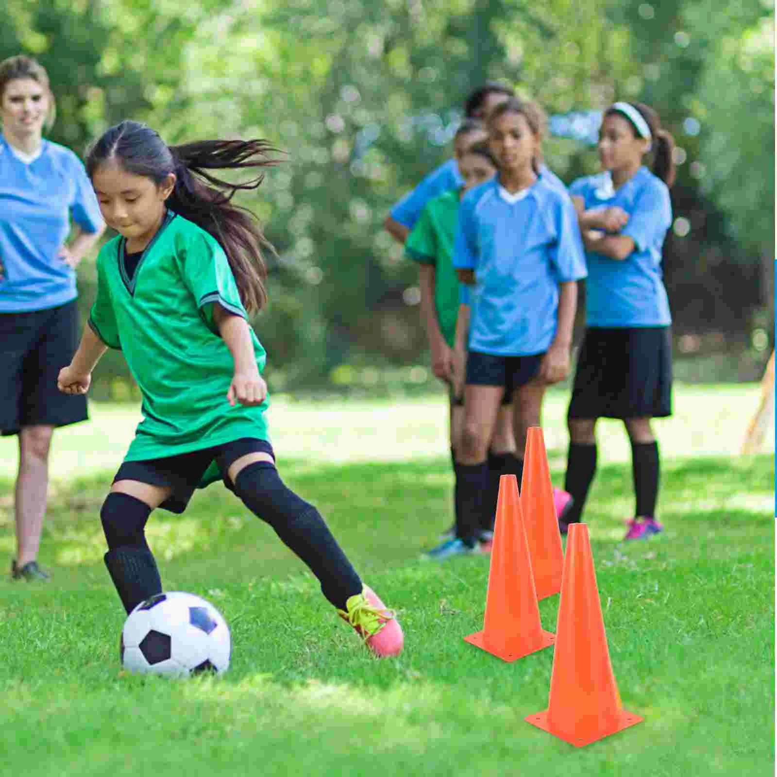 4 buah kerucut sepak bola multifungsi kerucut cakram portabel kerucut kelincahan profesional kerucut lalu lintas kerucut mengemudi untuk latihan