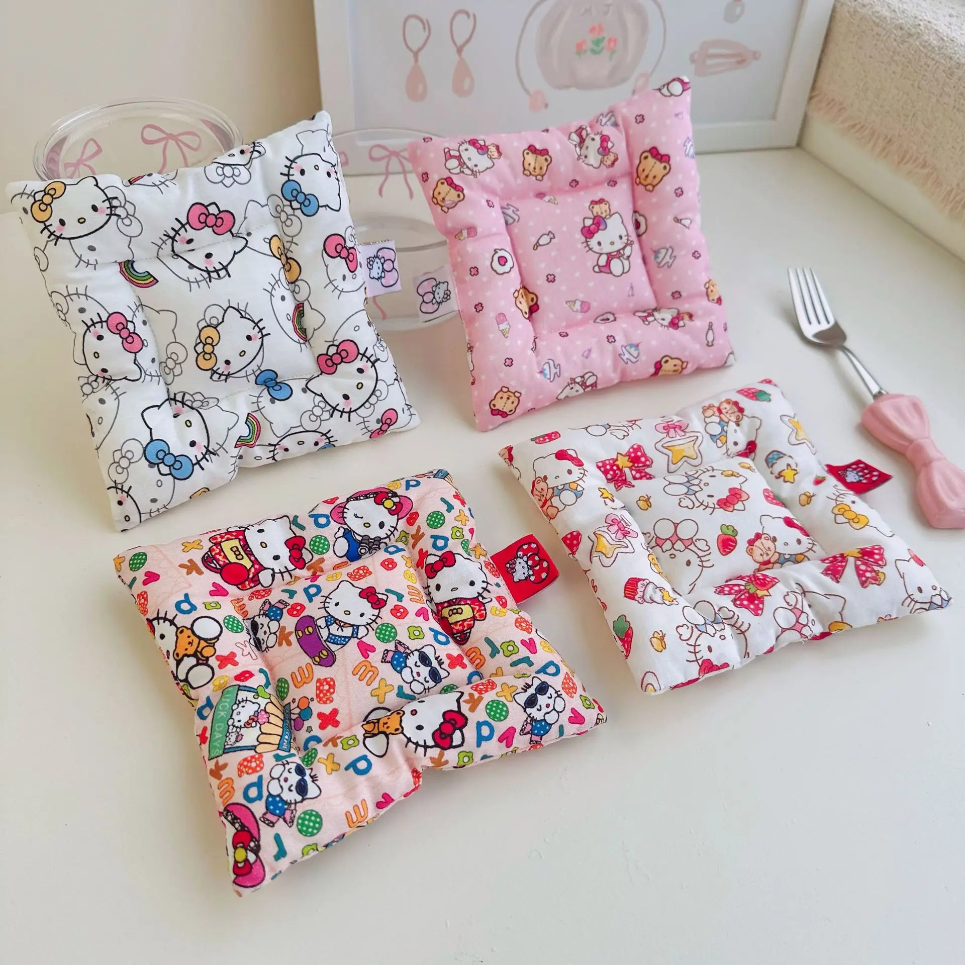 

Hello Kitty Grid Love KT Decoration Home Furnishings Cup Mat Tableware Mat Mobile Phone Mat Desktop