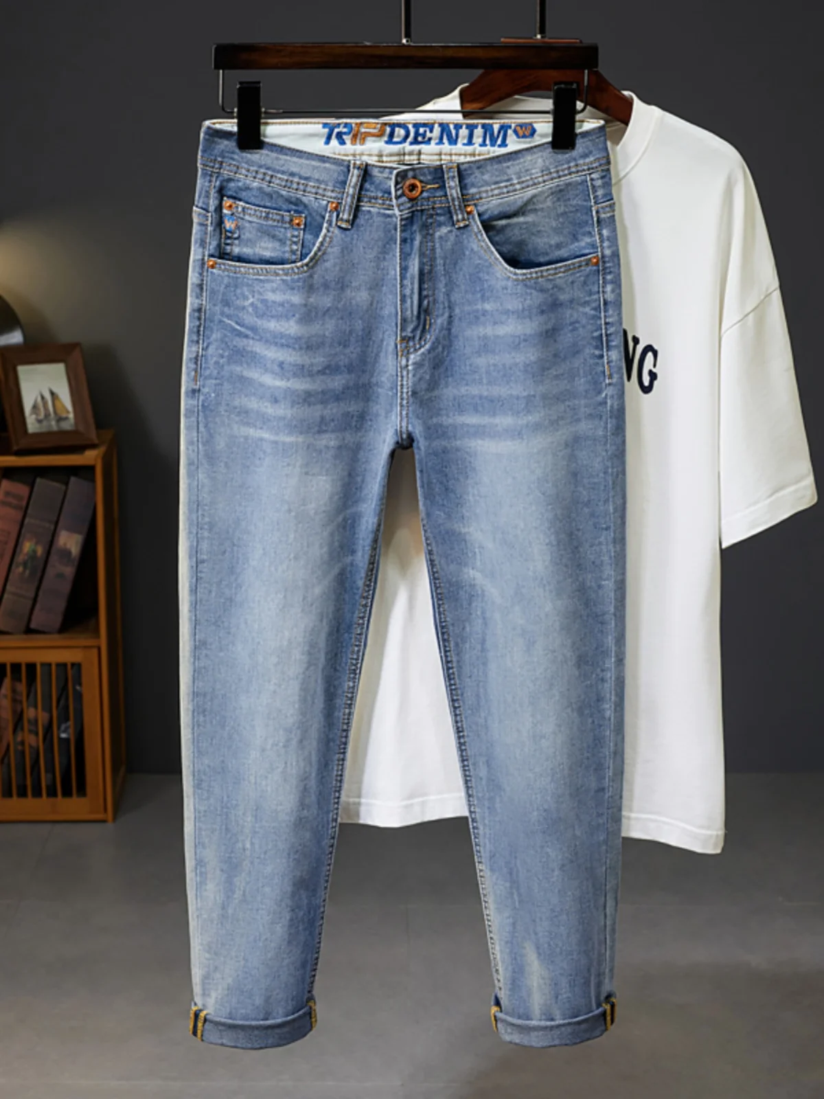 

Новые мужские джинсы весна-лето: эластичные, облегающие, с вышивкой, повседневные, модные, в корейском стиле, со средней посадкой, длинные брюки