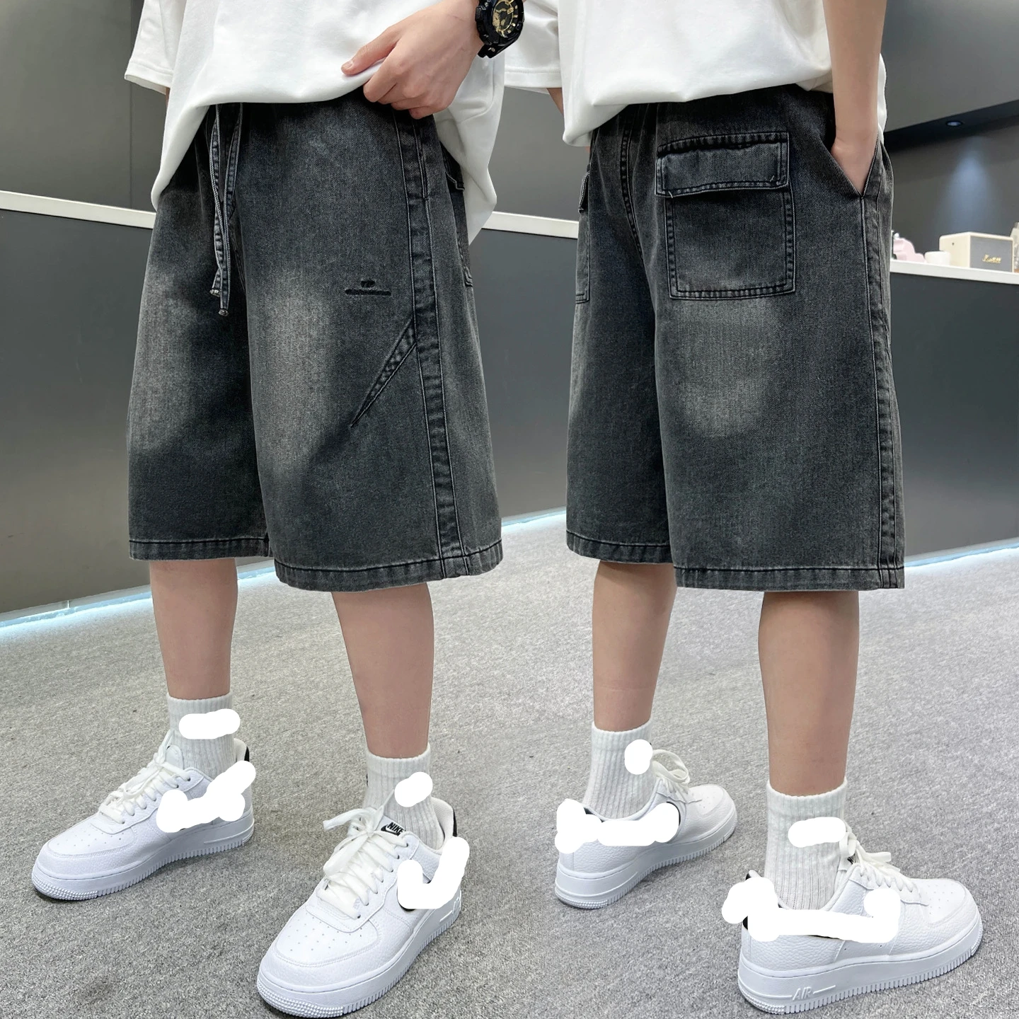 Hochwertige Teenager-Jungen Loose-Fit Denim-Shorts mit Kordelzug für Kinder Lässige Einfarbige Knielange Jeans Luxus-Shorts für Kinder