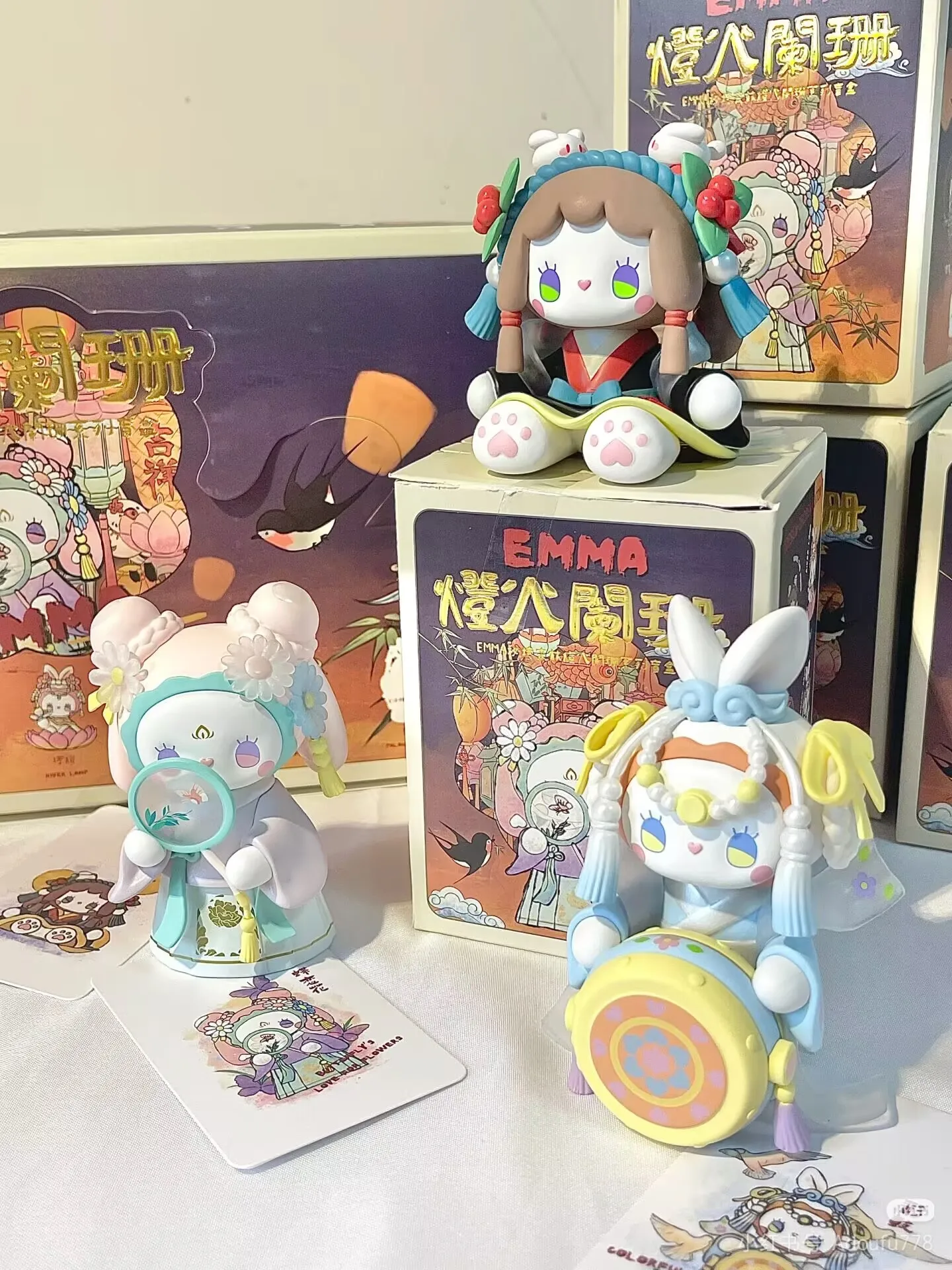 إيما V9 سر فوانيس الغابات سلسلة صندوق أعمى Kawaii عمل نموذج لجسم سطح المكتب زخرفة للفتيات هدية غامضة حقيقية