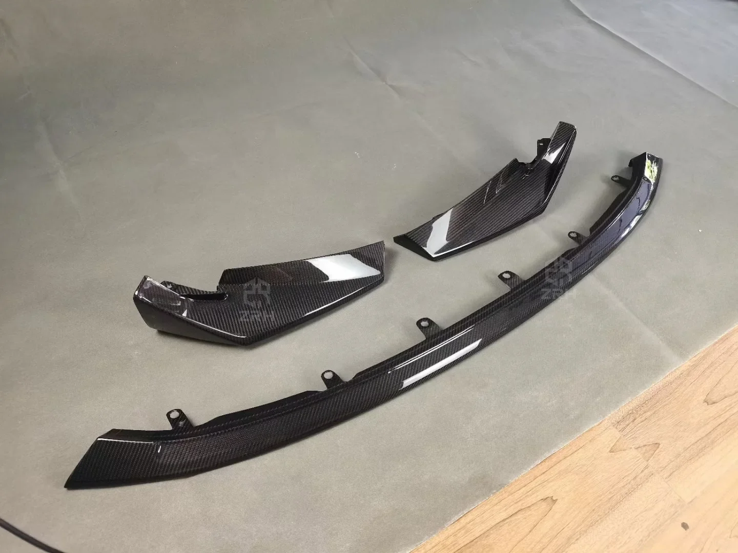 Lábio dianteiro de fibra de carbono para M3 M4 G80 G82 Lábio do para-choque dianteiro estilo CSL