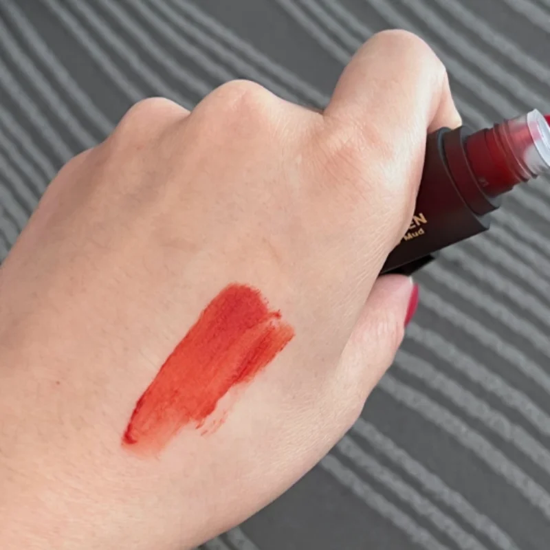 1Pc Lip Glaze High Beauty Lip Mud Lipstick Non Staying Cup Matte Moisturizing and Lasting Coloring Small Group Whitening Velvet