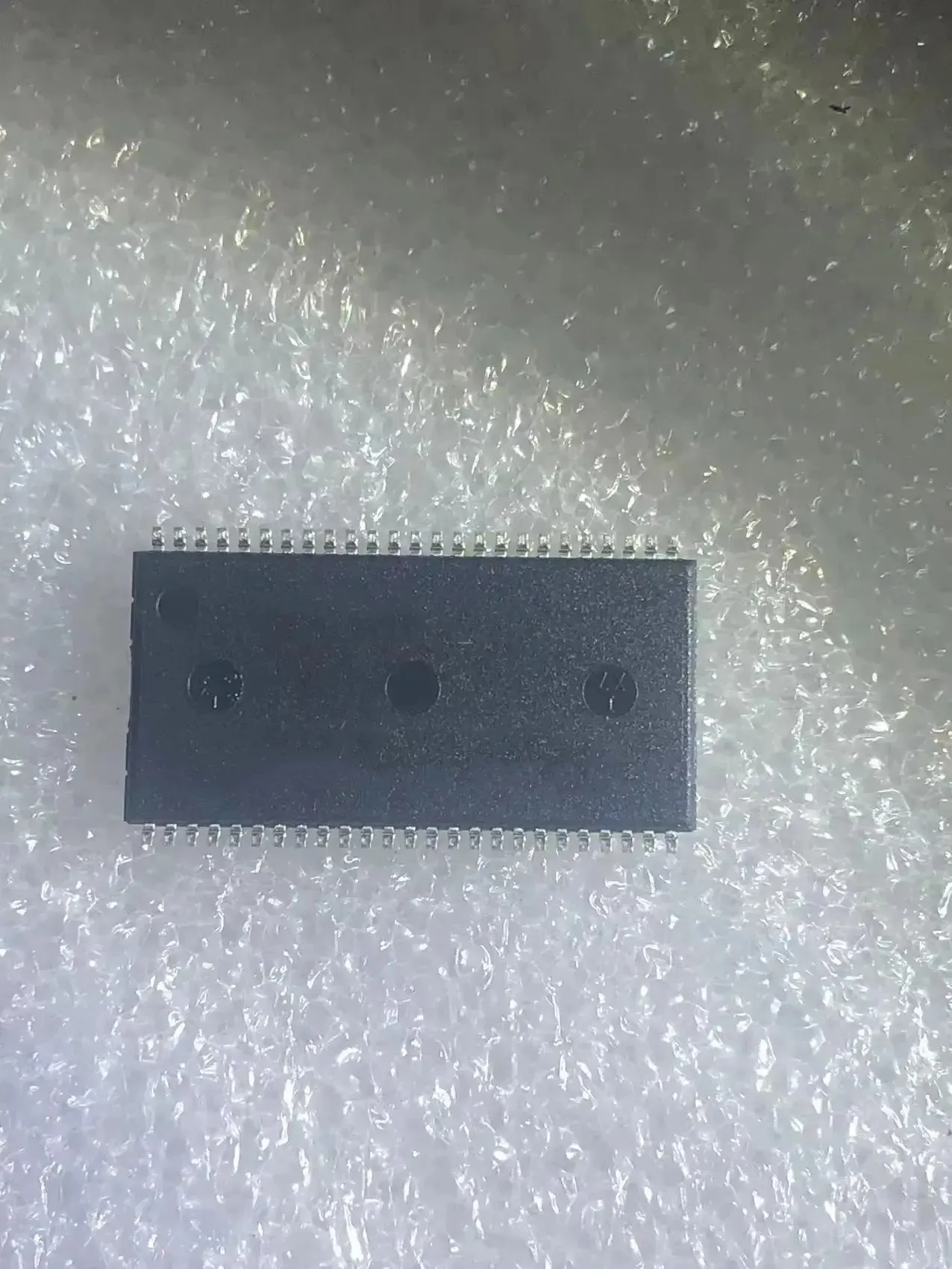 1PCS IS42S16100C1-7TL spot chip brand new spot IS42S16100C1-7TL supports BOM one-stop quotation