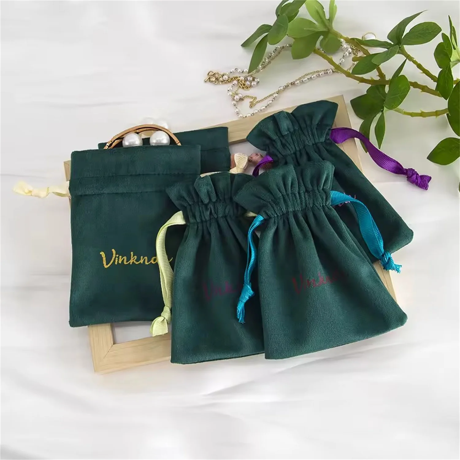 

100pcs Velvet Drawstring Bag Soft Jewelry Packaging Christmas Gift Pouches Wedding Candy Organizer Gift Perfume Oil Case Custom