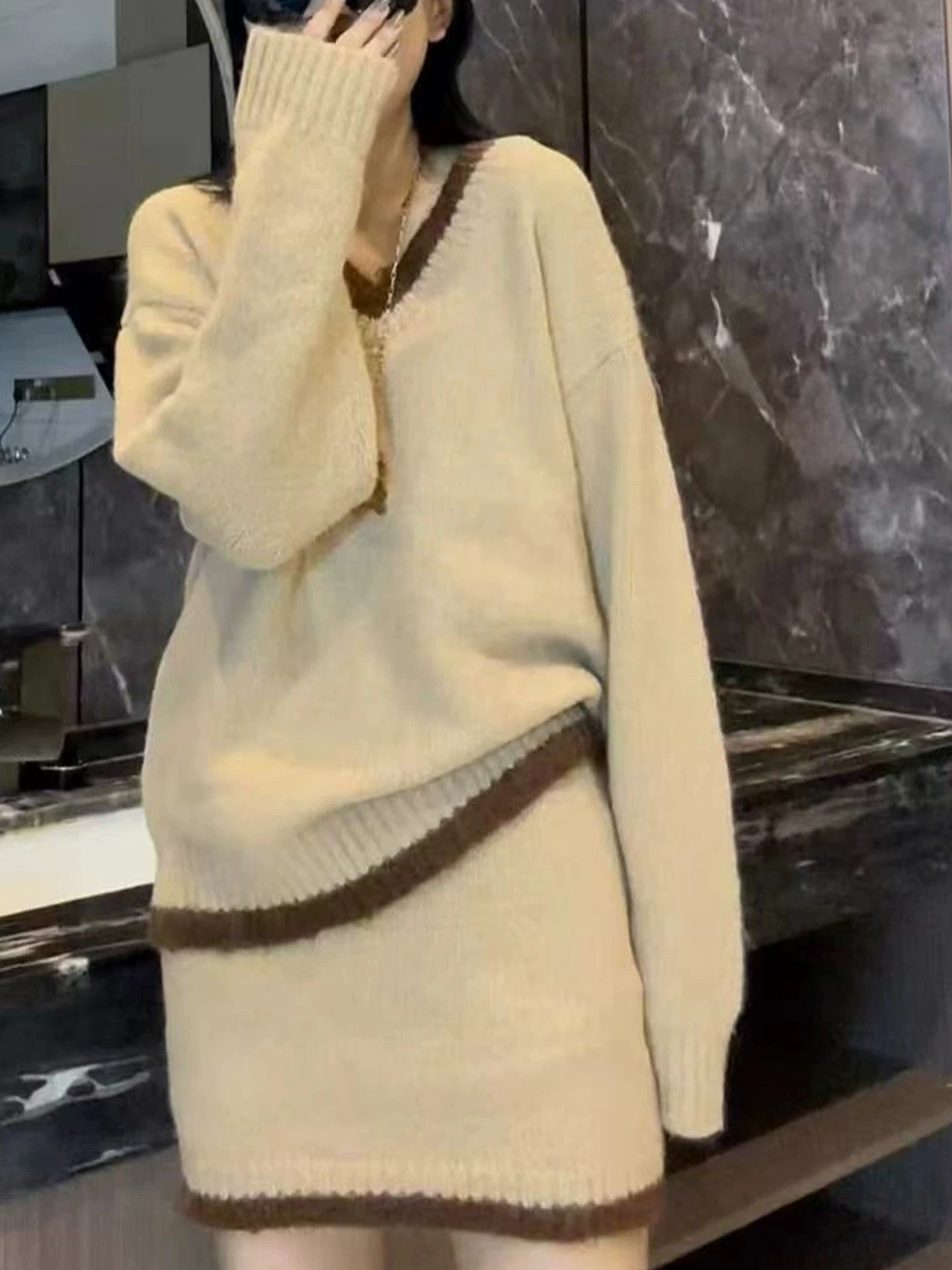 Autumn/Winter 2pcs Set Vintage Fried Dough Twists Round Neck Long Sleeve Sweater Warm Scarf Shorts Casual Three Piece Set