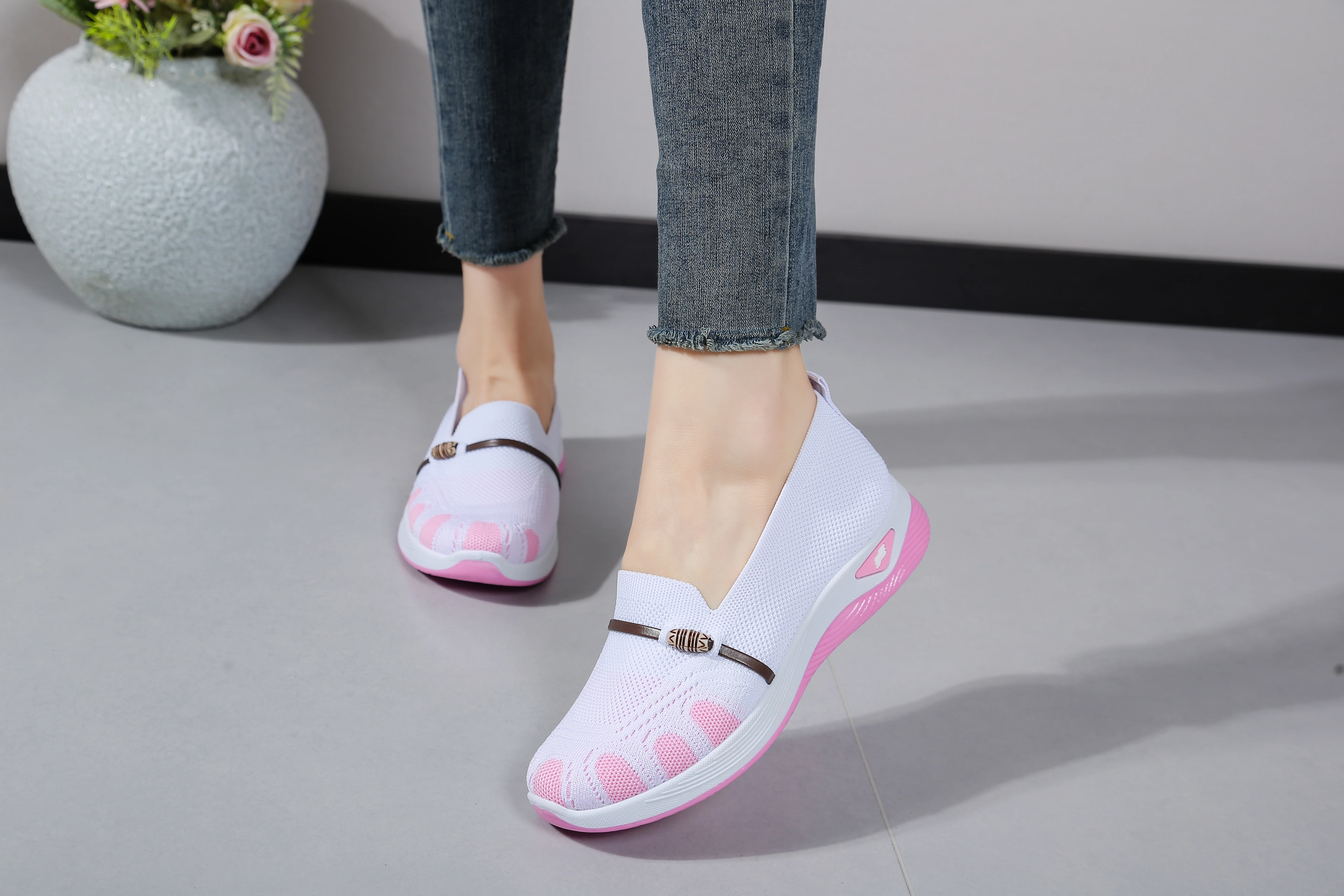 Damen Sommer 2026 Casual Sneakers EVA Ultraleichte Weiche Einlegesohle Damen Arbeitsschuhe Atmungsaktiv Bequem für Tägliches Gehen – Detail 2