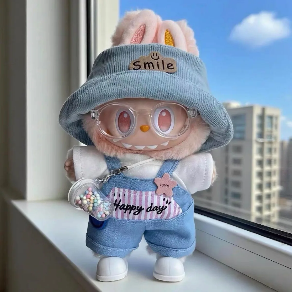 

Cute Outfit Set for 17cm Labubu V1 - V3 Vinyl Dolls | Denim Overalls, Bucket Hat & Accessories, Adorable Doll Clothes