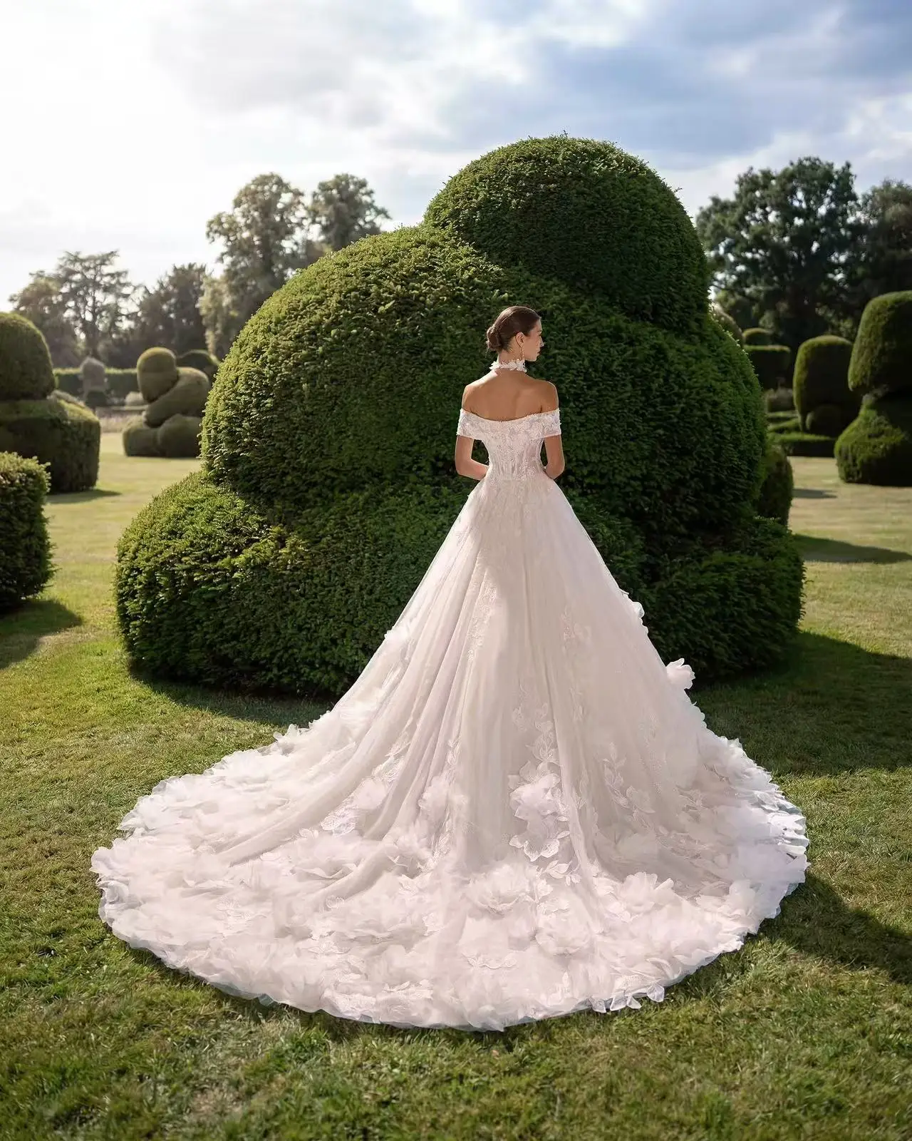 Garden Lace Wedding Dress Off Shoulder Boned Corset Bodice Luxury3D Flower Skirt PLong Train Romantic Outdoor Custom Bridal Gown view 2