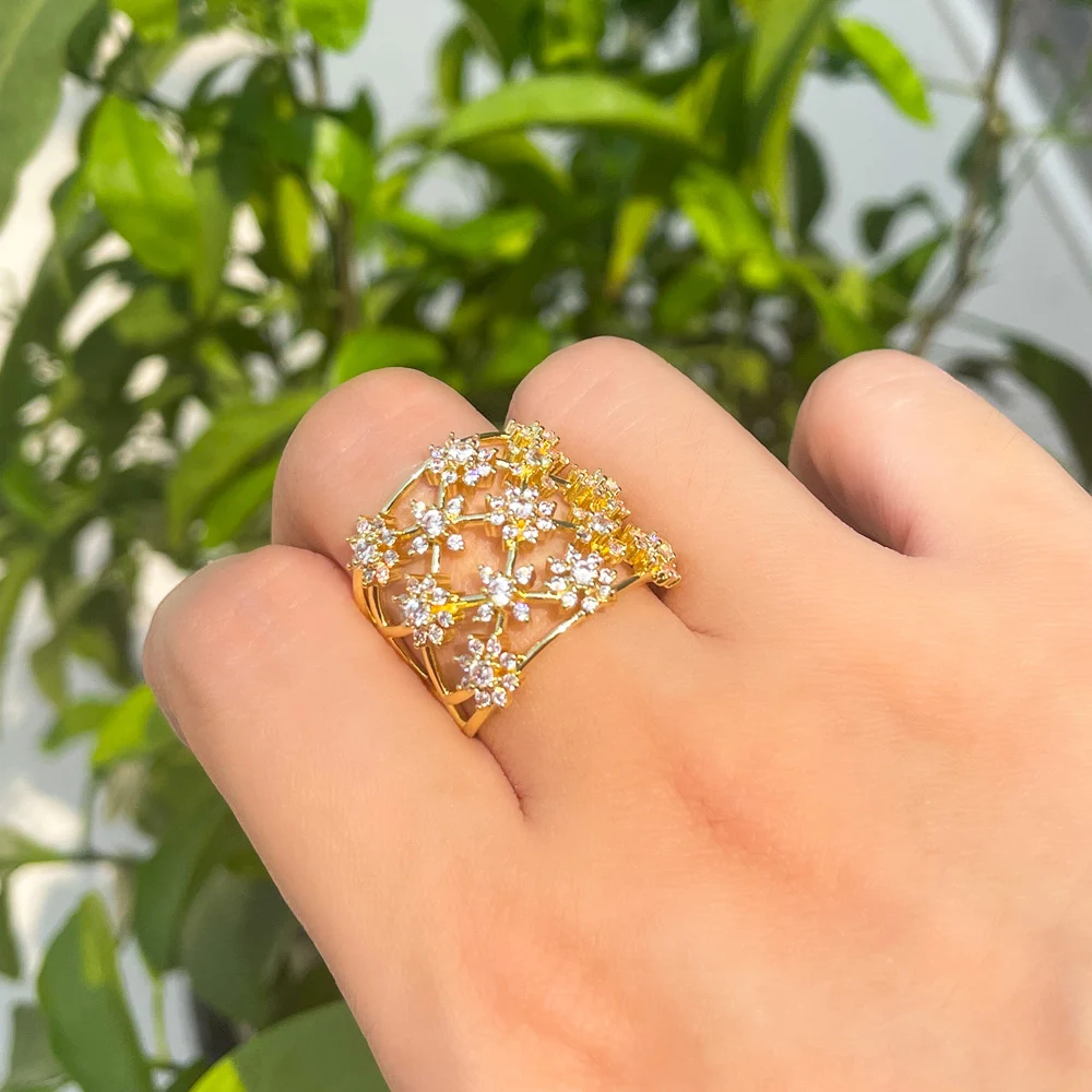 CWWZircons Adjustable White Gold Plated Cubic Zirconia Cluster Flower Hollow Out Big Wide Bridal Wedding Rings for Women R224