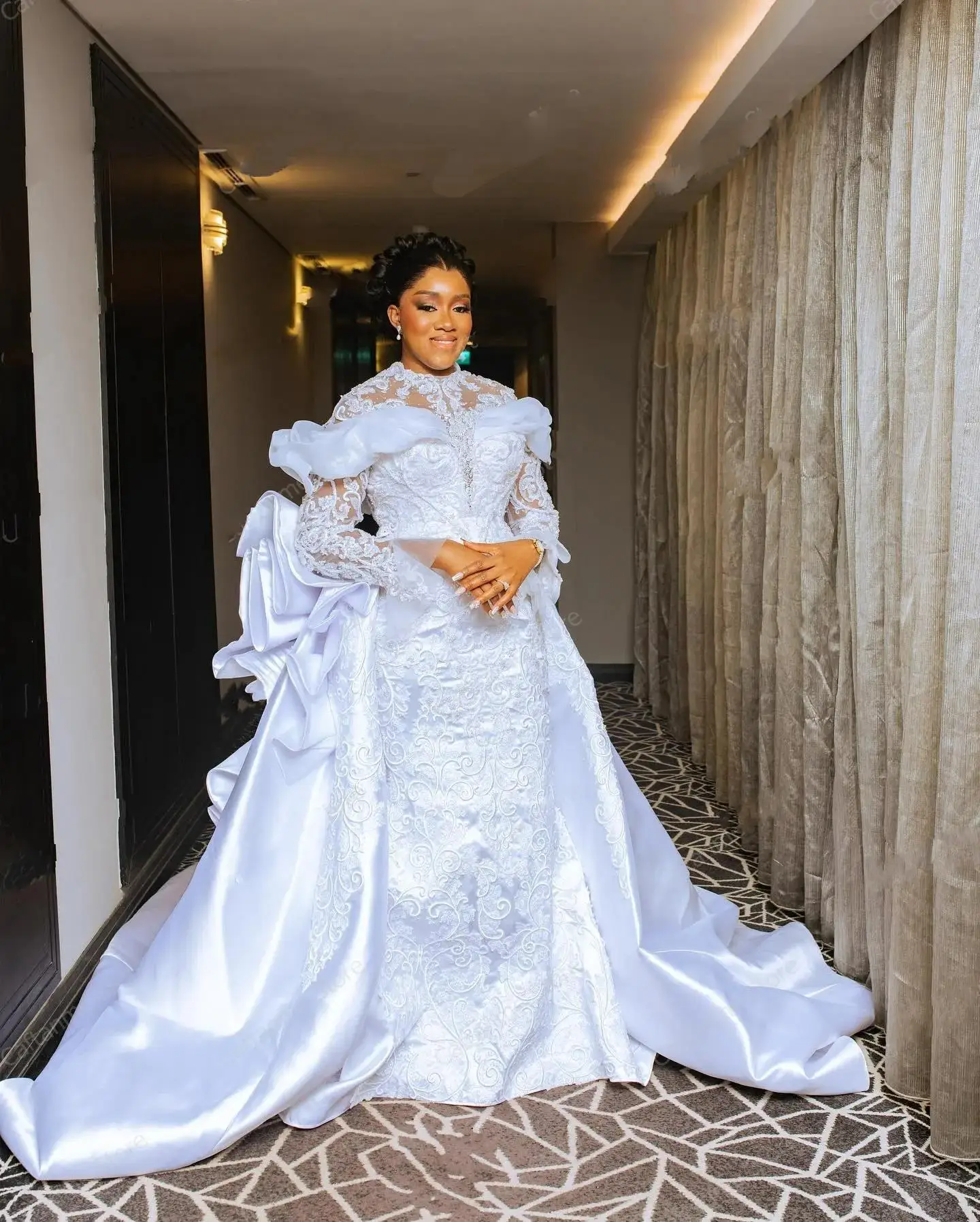 

African Appliques Beads Mermaid Wedding Dress with Satin Overskirt Robe De Mariée High Neck Long Sleeves Elegant Bridal Gowns