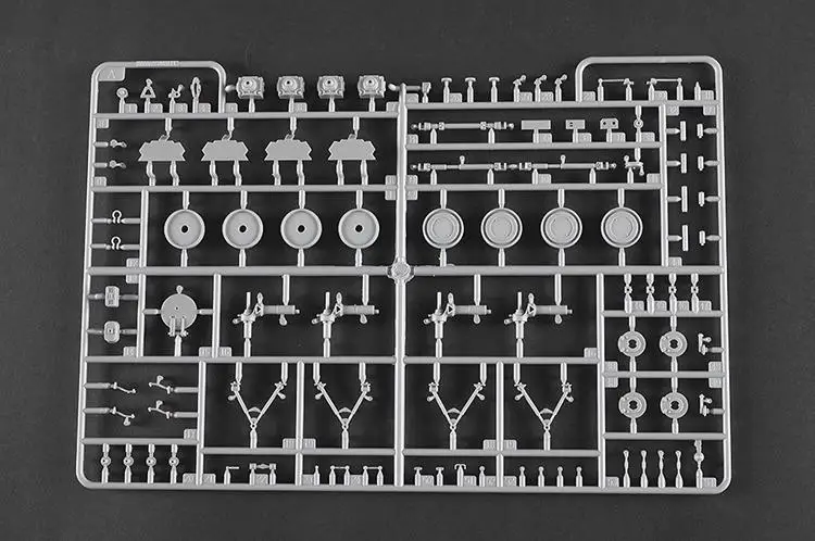 Trumpeter 09606 1/35 Italian VBM Freccia wheeled armored vehicler (Model kit)