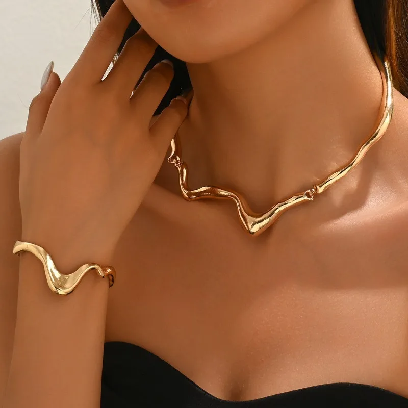 

Fashion Liquid Lava Style Metal Choker Necklace Set For Women Irregular Geometry Twist Neck Bangle Luxury Party Collar Jewelry