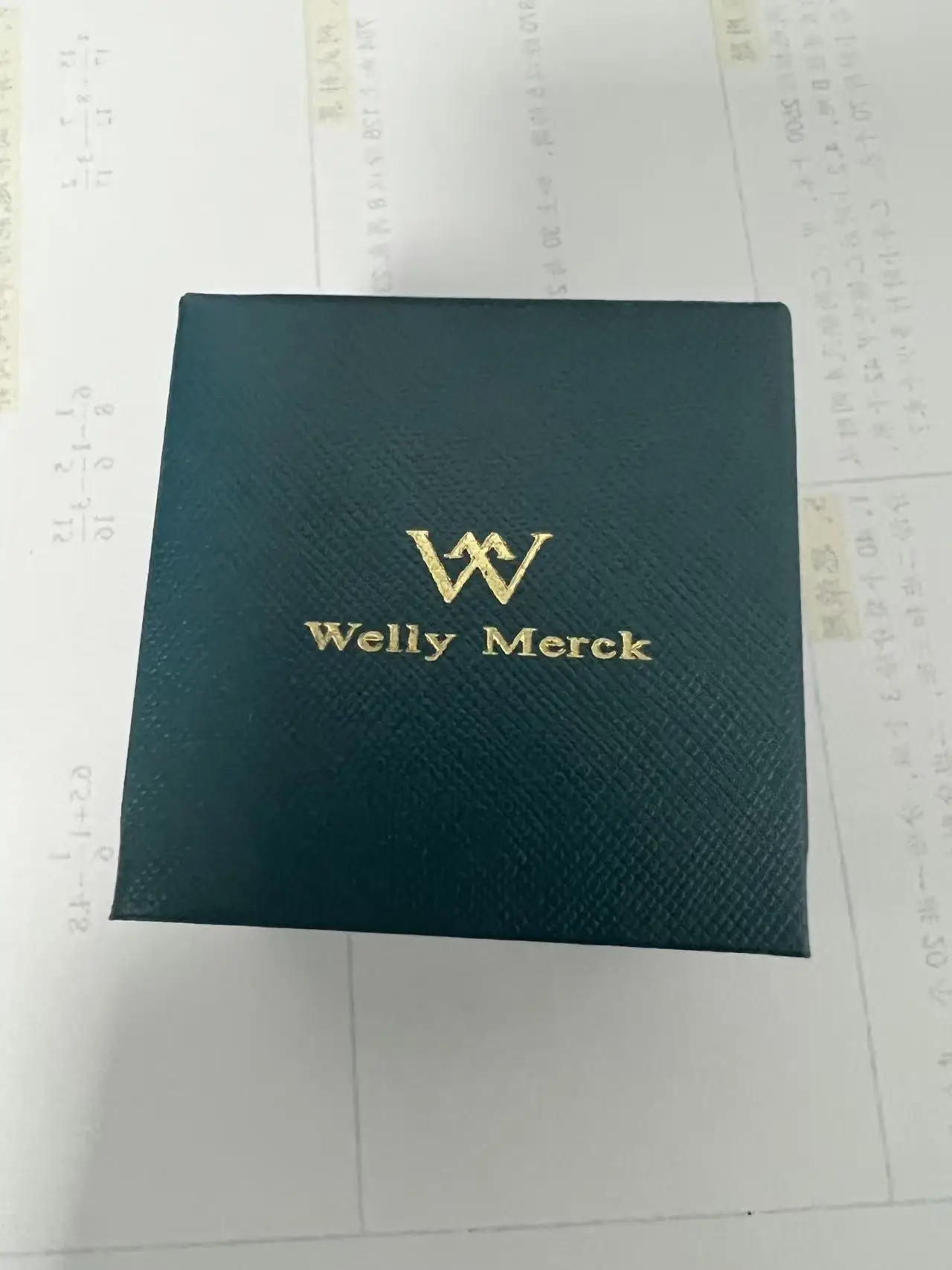 Welly Merck Luxury Jewelry Box  Elegant Dark Green Leather - Like Case with Gold - Embossed Logo, Perfect for Storing Rings, Ne