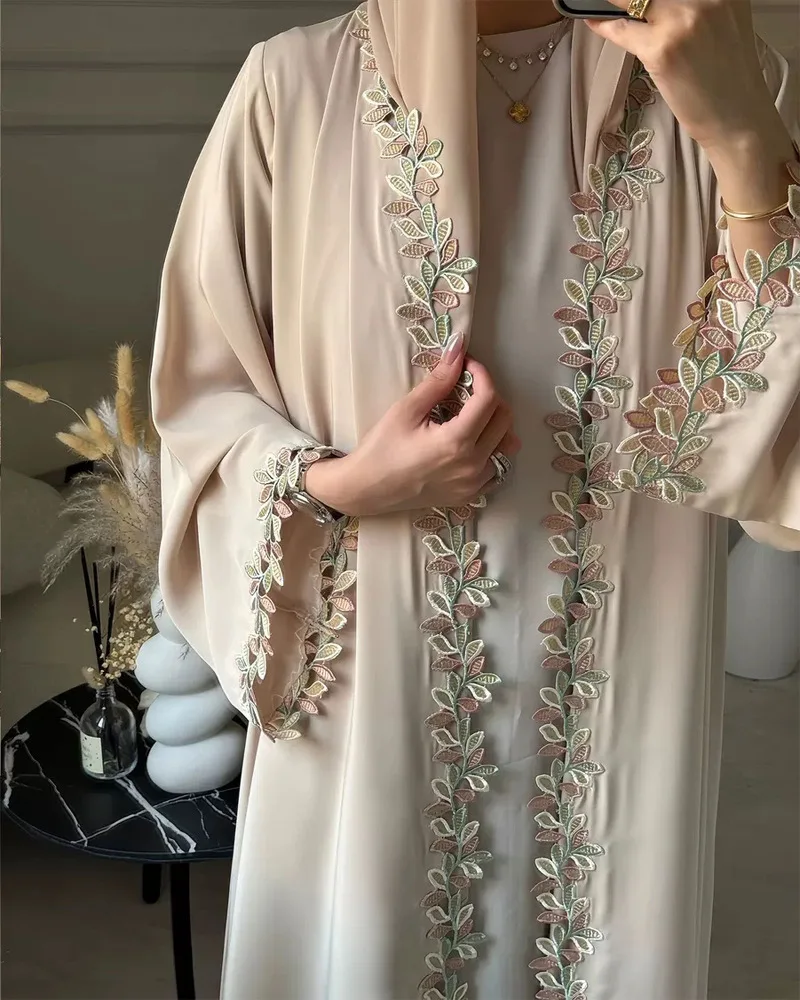 Dubai Abito da donna modesto alla moda Abito lungo ricamato Kimono aperto Cardigan Abbaya Ricamo floreale Turchia Abito arabo islamico