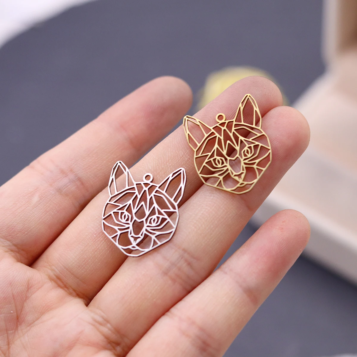 3pcs Delicate Bee Cat Heart Clover DIY Charms Stainless Steel Pendant for Bracelets Jewelry Making Wolf  Head Golden Accessories