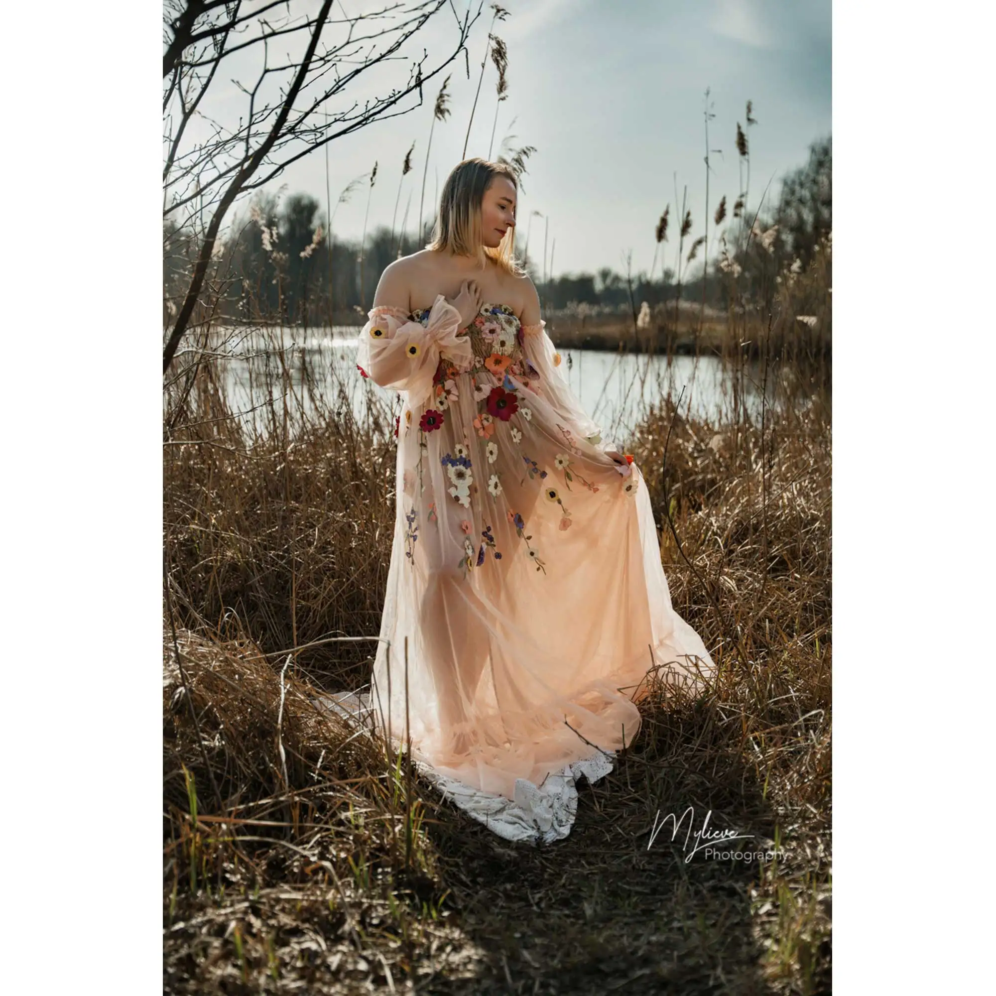 Don&Judy Colorful Organza Off-Shoulder Puffed Sleeves with 3D Daisy Embroidery and Flowy Silhouette Dress For PhotoShoot